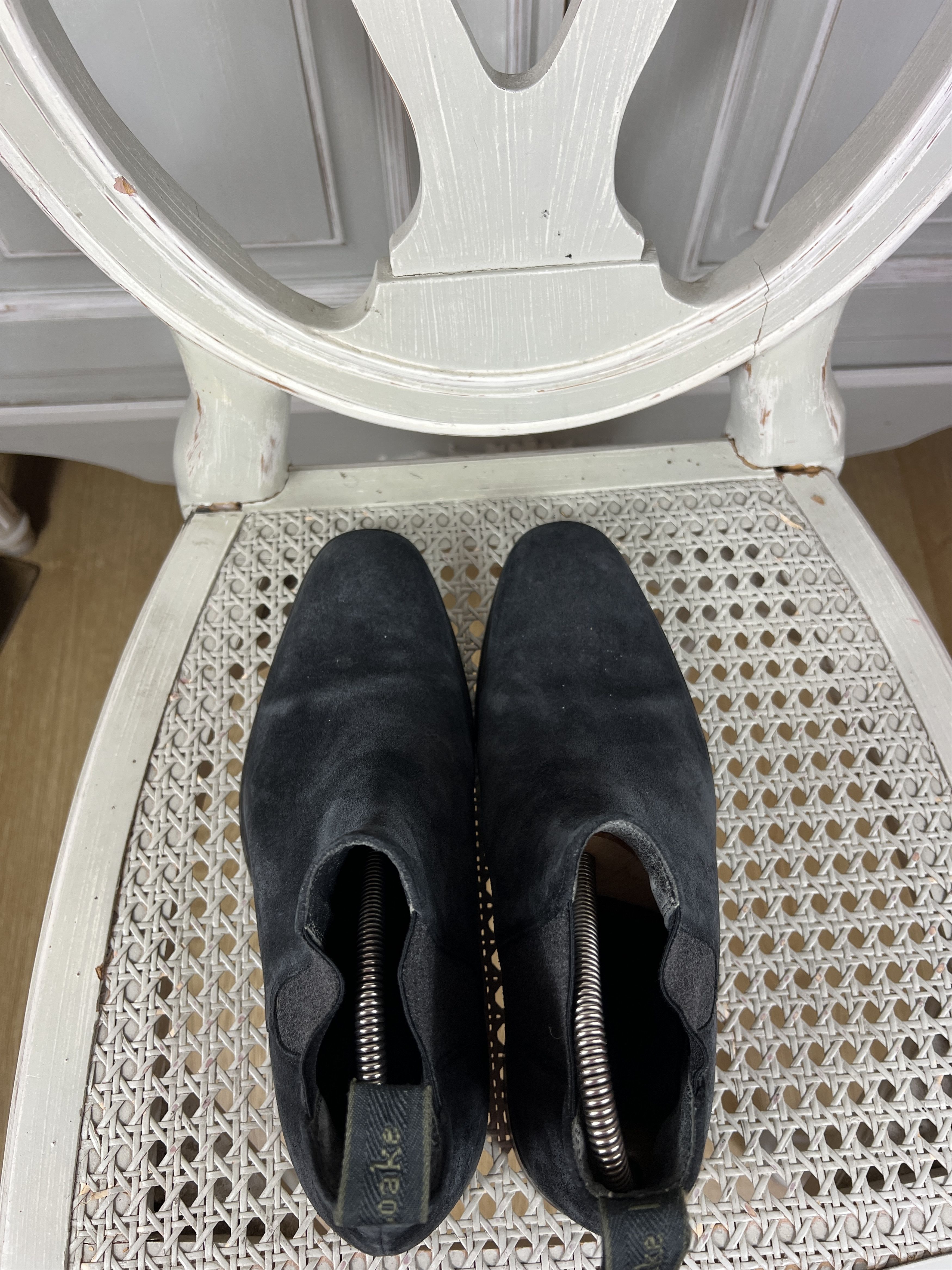 Loake LOAKE CHELSEA SUEDE BLACK BOOTS SHOES Size US 7 / EU 40 - 8 Thumbnail