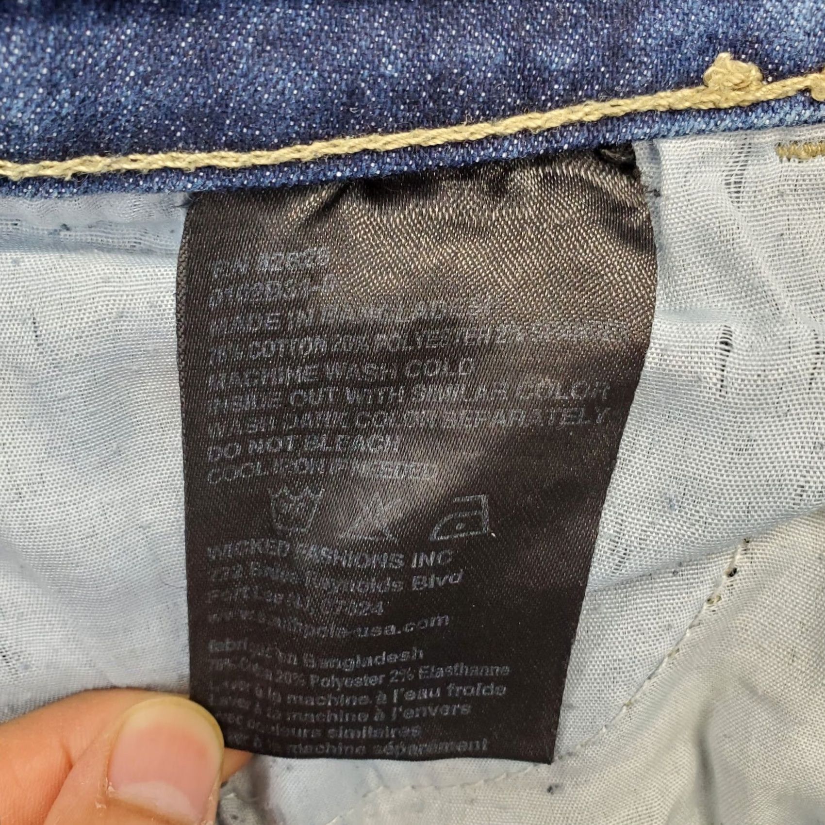 Southpole Southpole Bermuda Shorts Mens 34 Navy Denim Slim Fit Flat Front 5-Pocket Pocket Casual Travel 12 Inseam 22" Outseam Mens Size 34 Navy Denim 90s? Size US 34 / EU 50 - 7 Thumbnail
