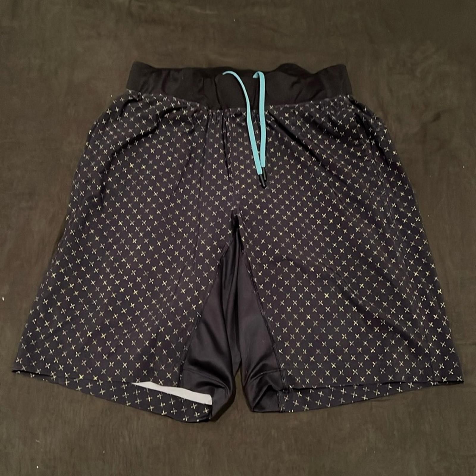 Lululemon Lululemon Black Shorts with Liner Size US 32 / EU 48 - 1 Preview