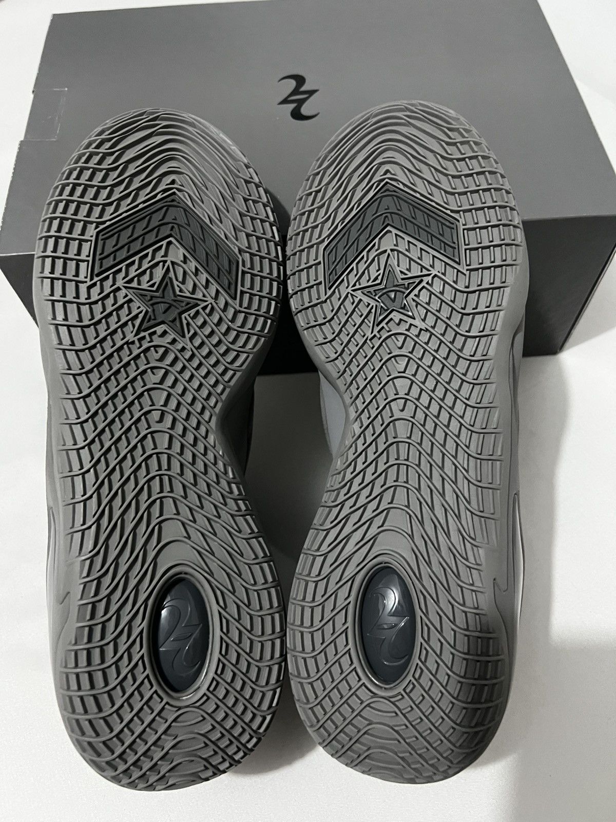 Converse Shai 001 Ares Gray Size US 10.5 / EU 43-44 - 5 Thumbnail
