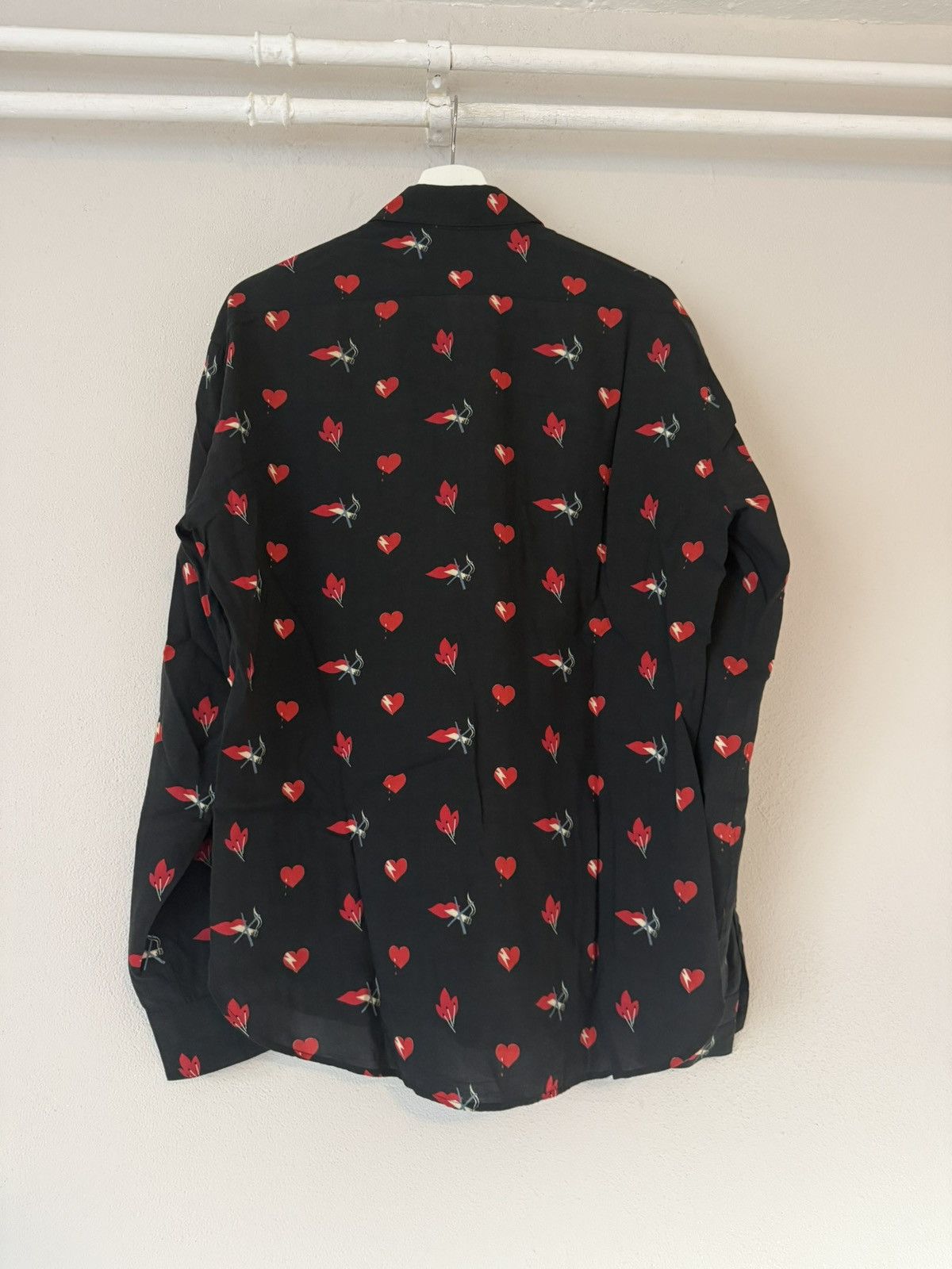 Saint Laurent Paris Black Shirt with Heart and Floral Motif Print Size US M / EU 48-50 / 2 - 2 Thumbnail
