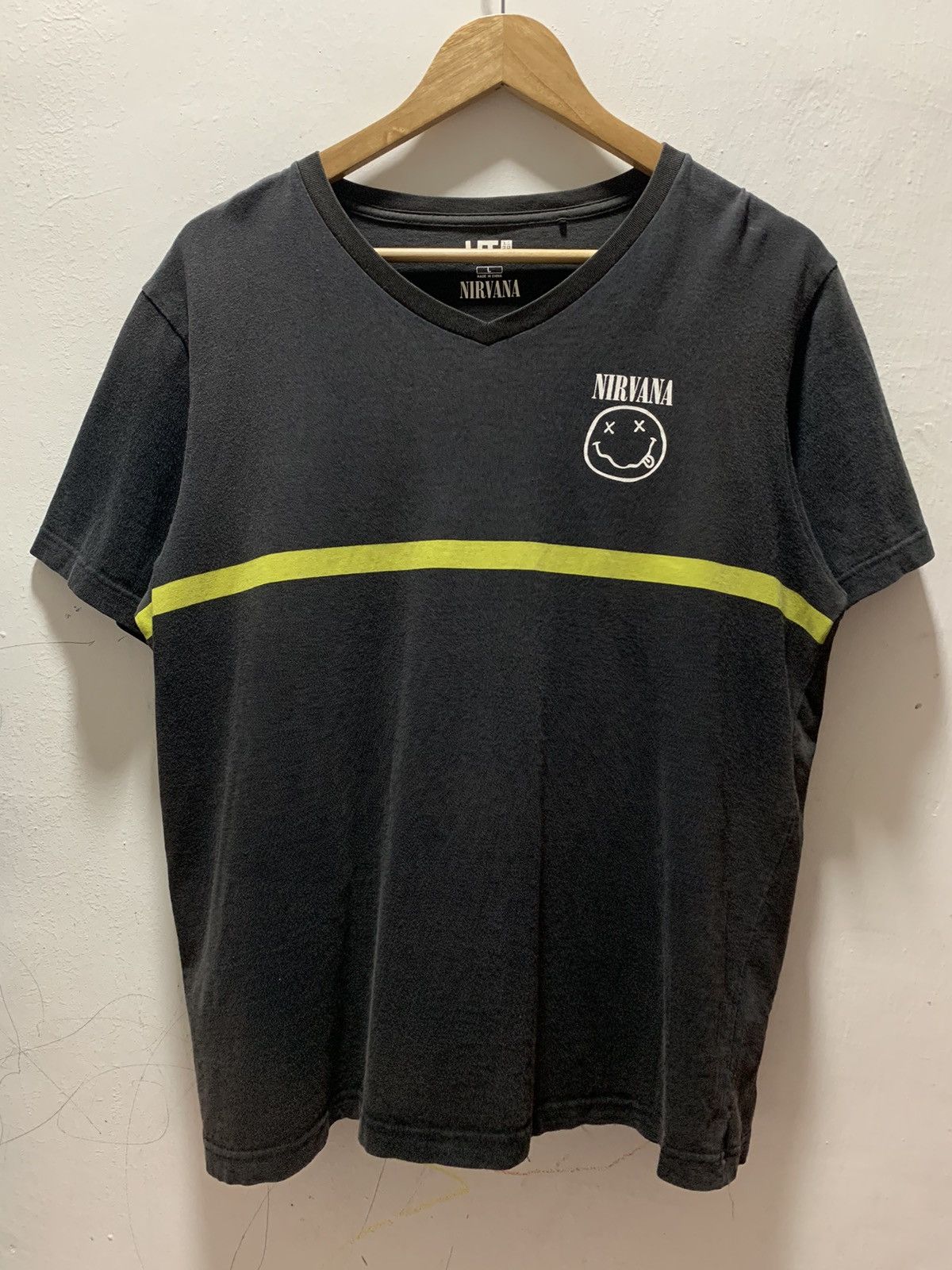 Band Tees NIRVANA X UNIQLO limited edition production Size US L / EU 52-54 / 3 - 1 Thumbnail