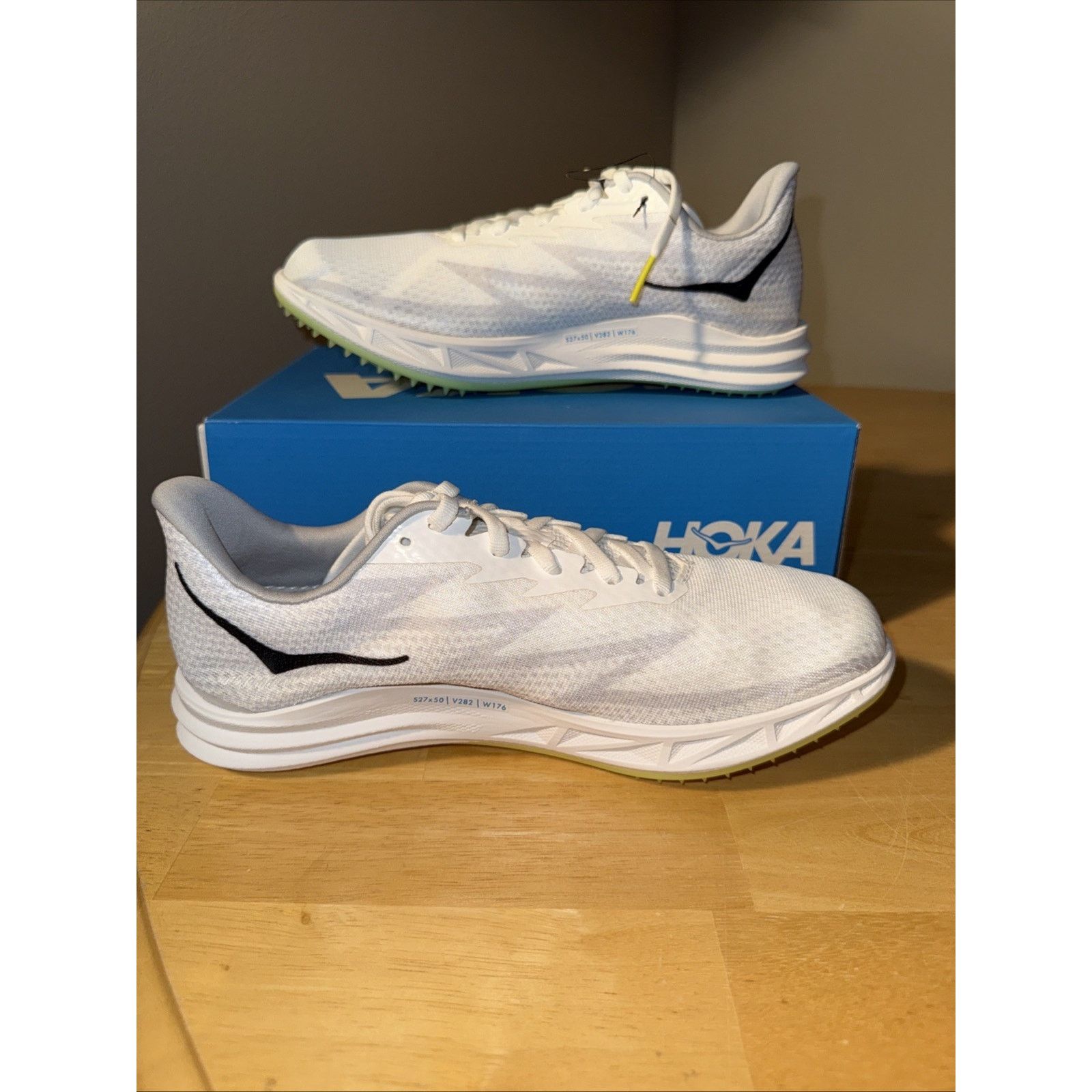 Hoka Size 6.5 - Hoka One One Crescendo MD White Size US 6.5 / EU 39-40 - 2 Thumbnail