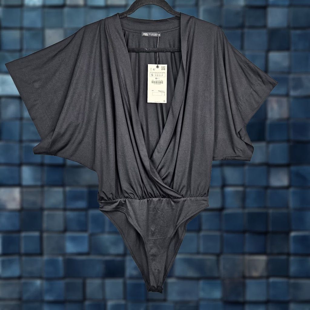 Zara ZARA Black Deep V-neck Short Sleeve Bodysuit Size S NEW Women Bodysuit Regular Knit Pattern Solid All Seasons Size S / US 4 / IT 40 - 1 Thumbnail