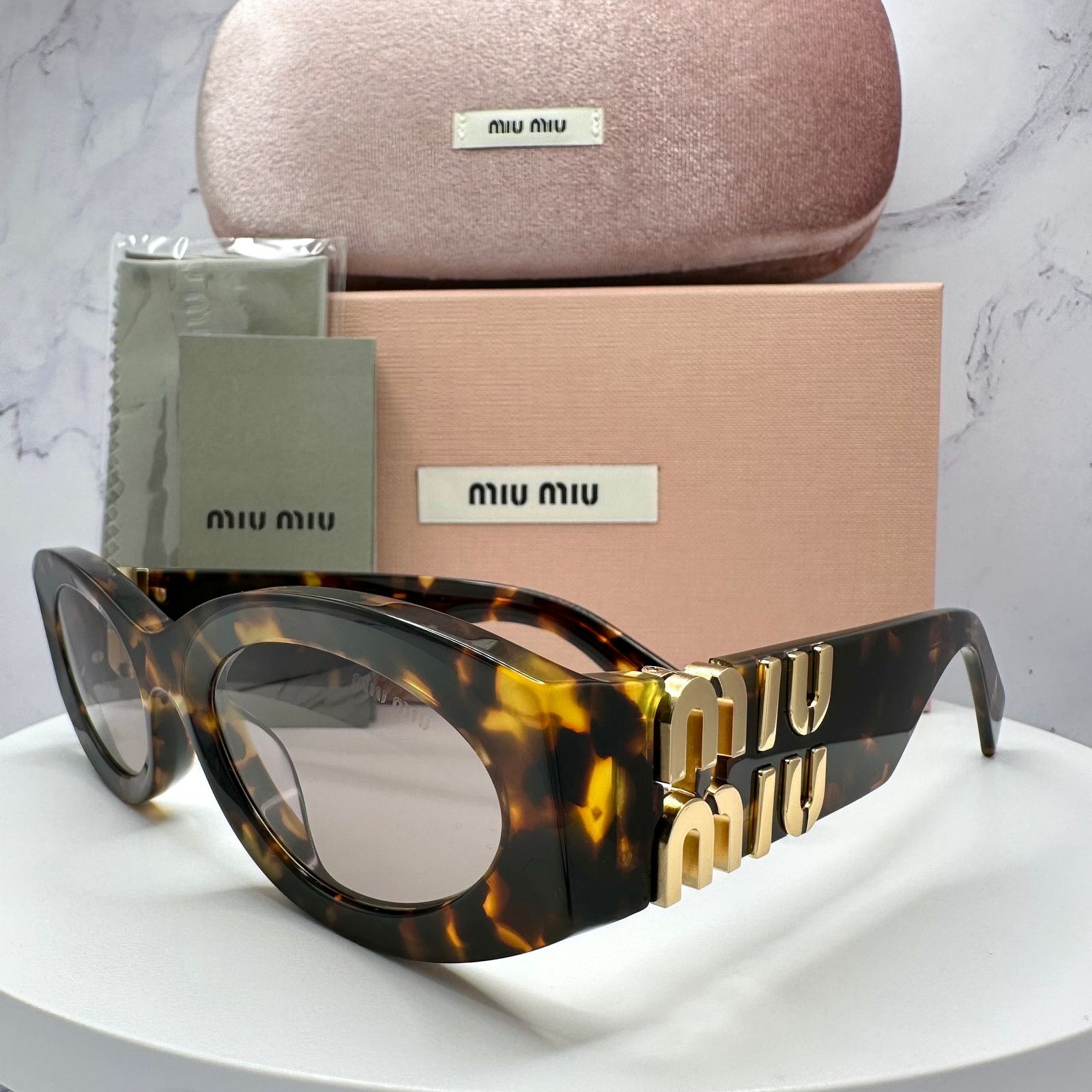 Miu Miu New MIU MIU Sunglasses Brown Tortoise Shell Oval Gold Logo Size ONE SIZE - 2 Thumbnail