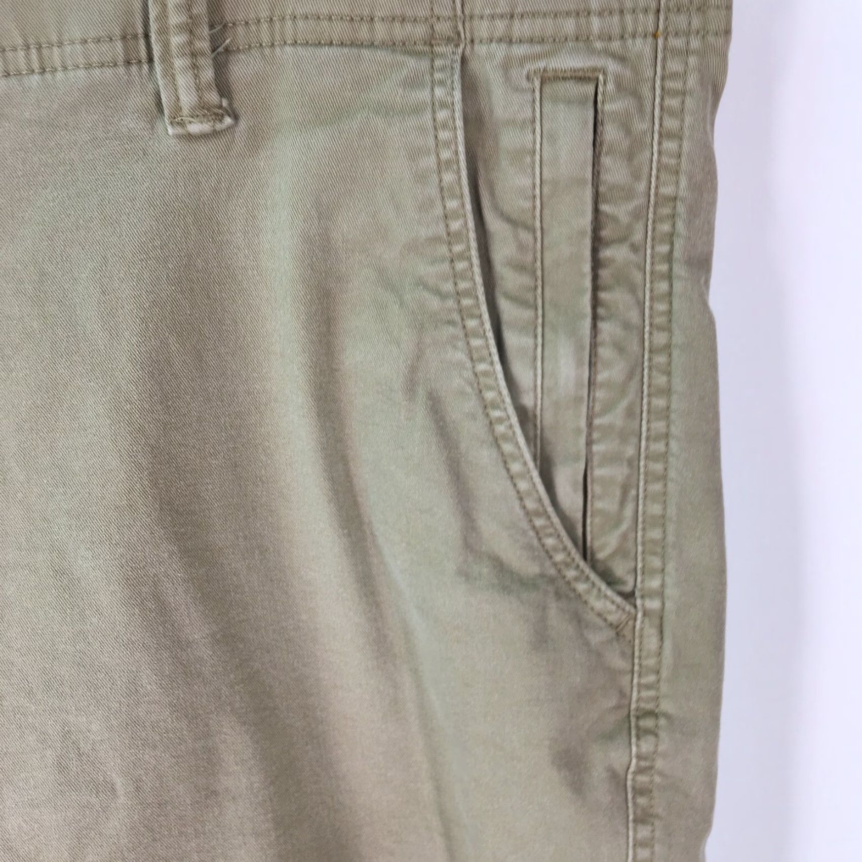 Dockers Dockers Est. 1986 Mens Flat Front Regular Fit Mid Rise Chino Shorts TAN 38 Beige Shorts Mens 38 Chino Shorts Dockers Size US 38 / EU 54 - 3 Thumbnail