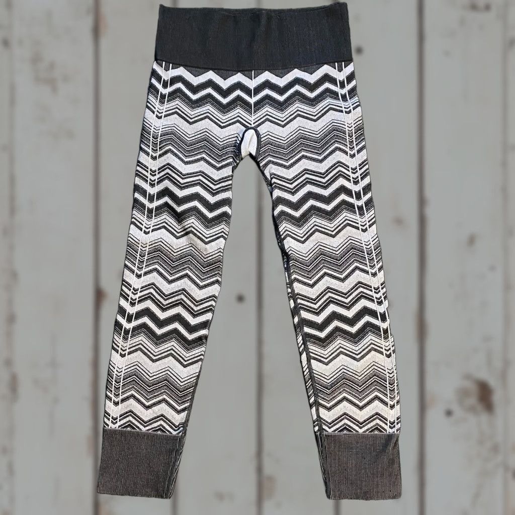 Lululemon Lululemon Ebb To Street Pants Yoga Leggings Chevron Heathered Gray Size 6 Womens Skinny Inseam 23.5 in Size 28" / US 6 / IT 42 - 1 Thumbnail