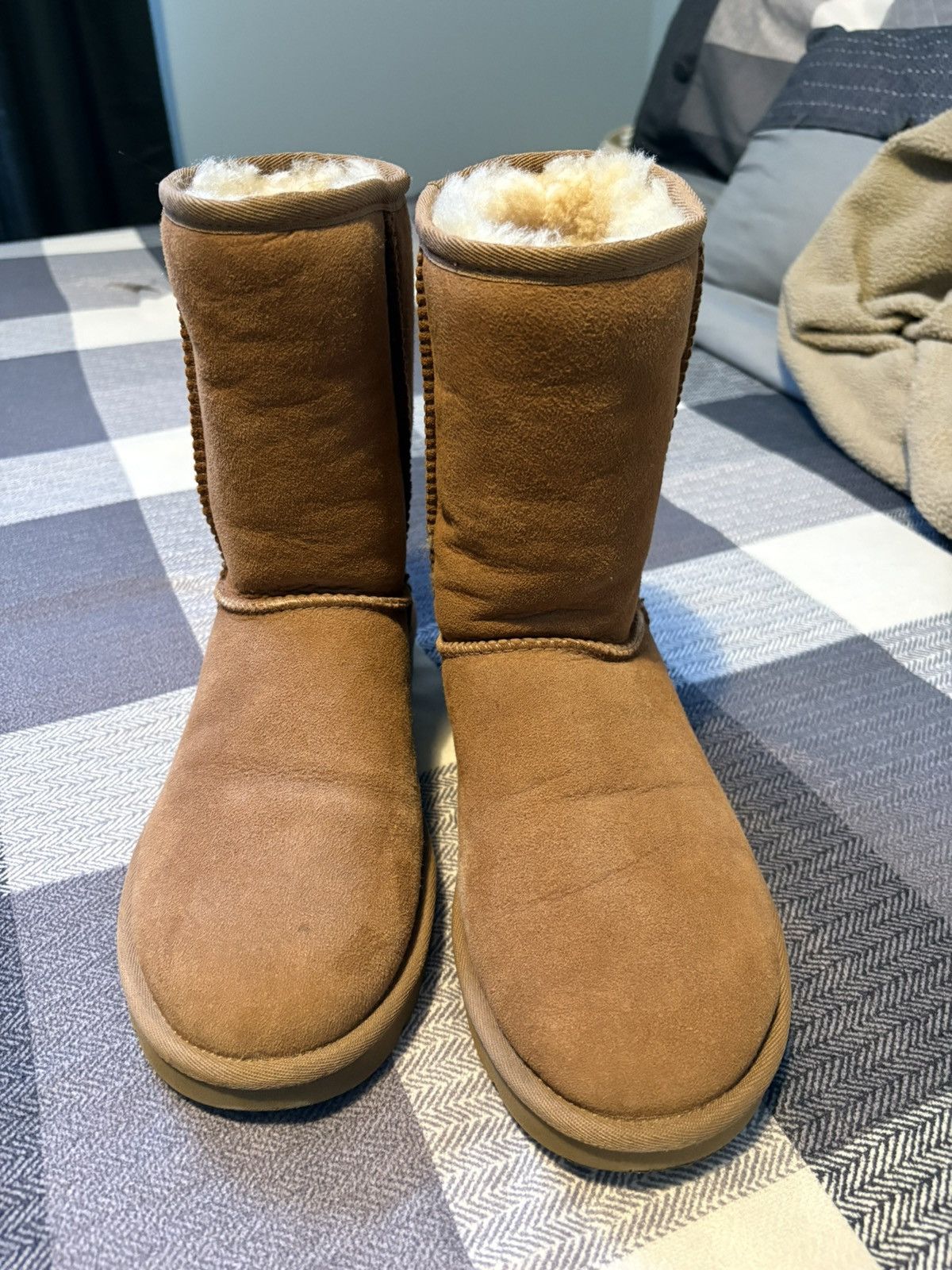Ugg Womens Classic Short Size US 7 / IT 37 - 3 Thumbnail