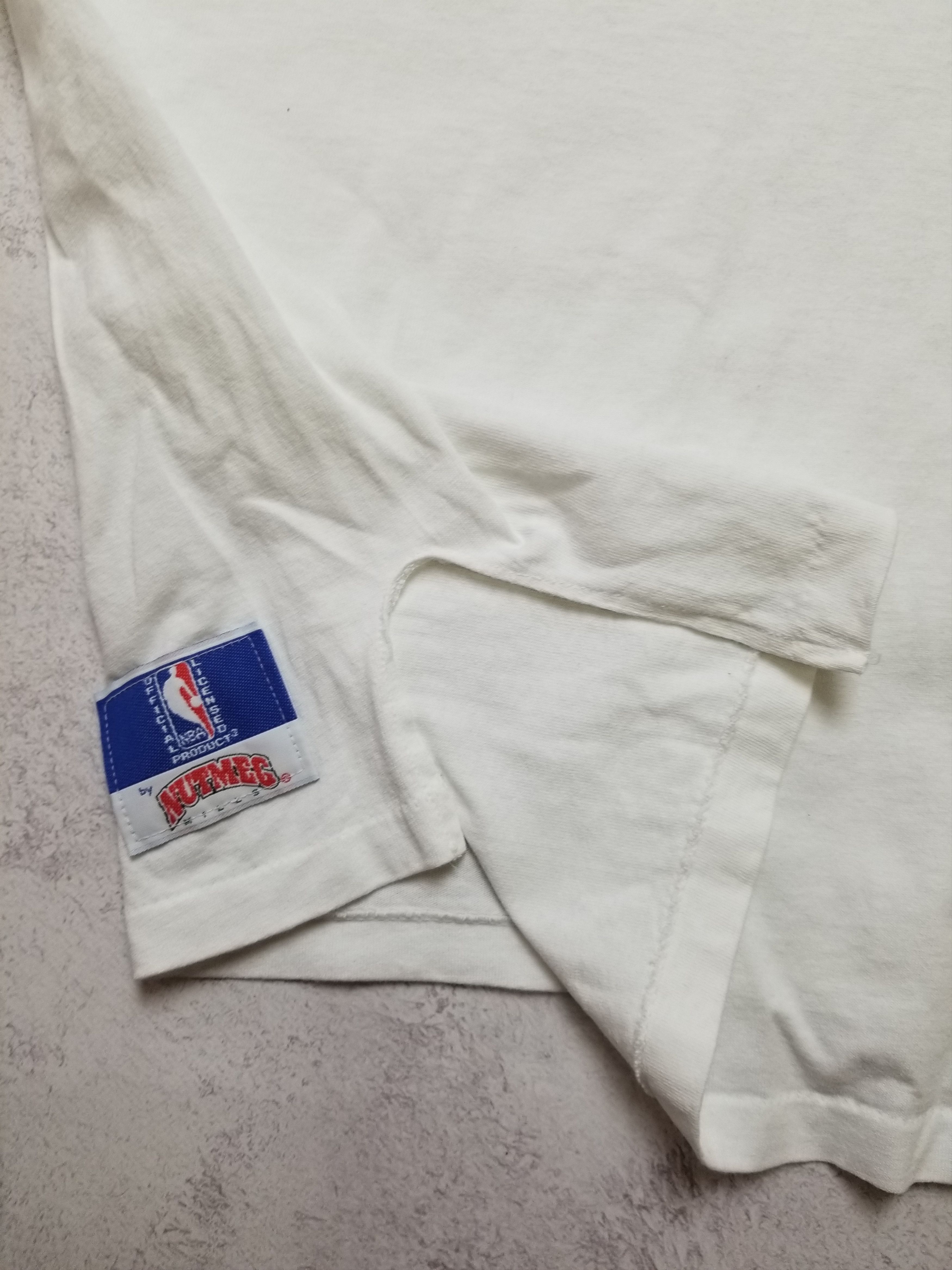 Nutmeg Vintage Chicago Bulls Nutmeg Mills Pocket Shirt Size US L / EU 52-54 / 3 - 3 Thumbnail