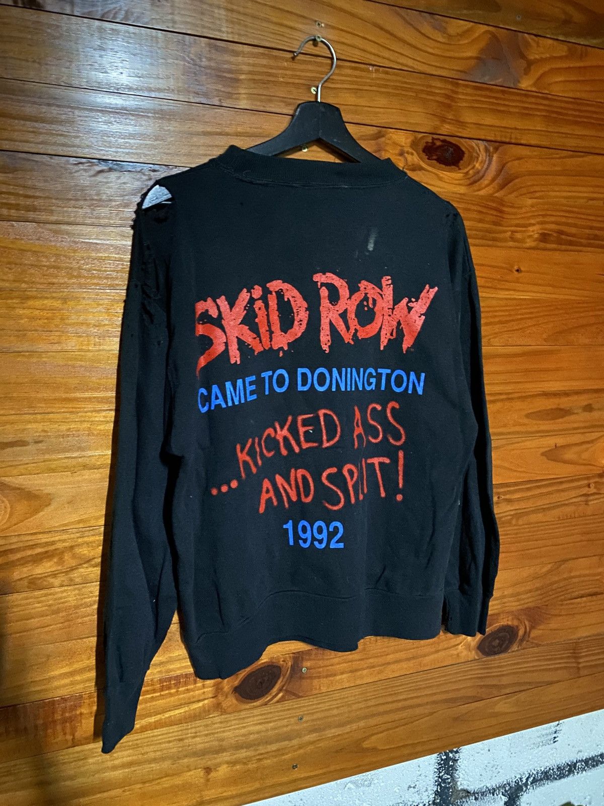 Vintage Vintage 1991 Skid Row Donington Tour Sweatshirt – Distressed Size US M / EU 48-50 / 2 - 5 Thumbnail
