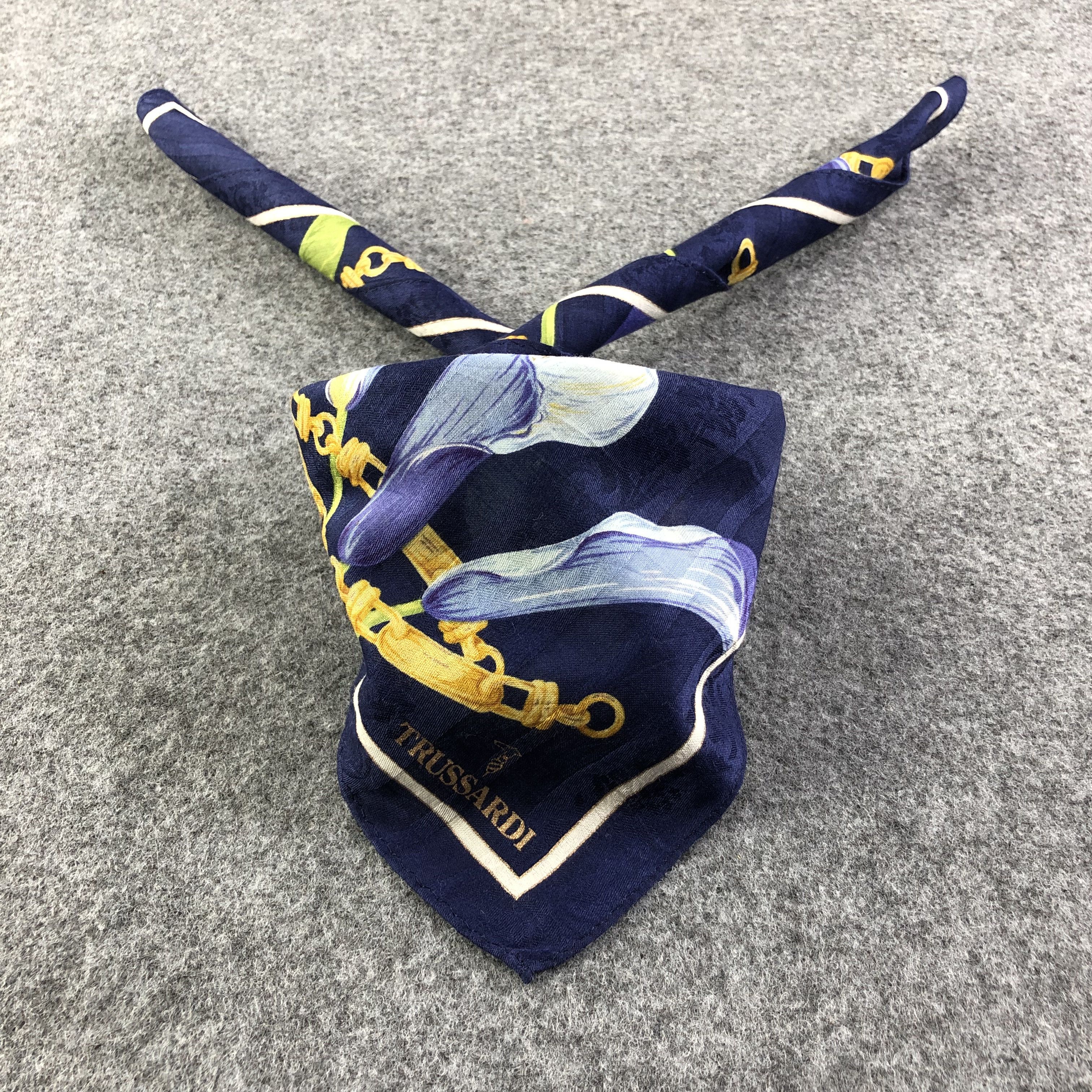 Trussardi Trussardi Gold Chains Handkerchief Neckerchief Bandana H2258 Size ONE SIZE - 1 Thumbnail