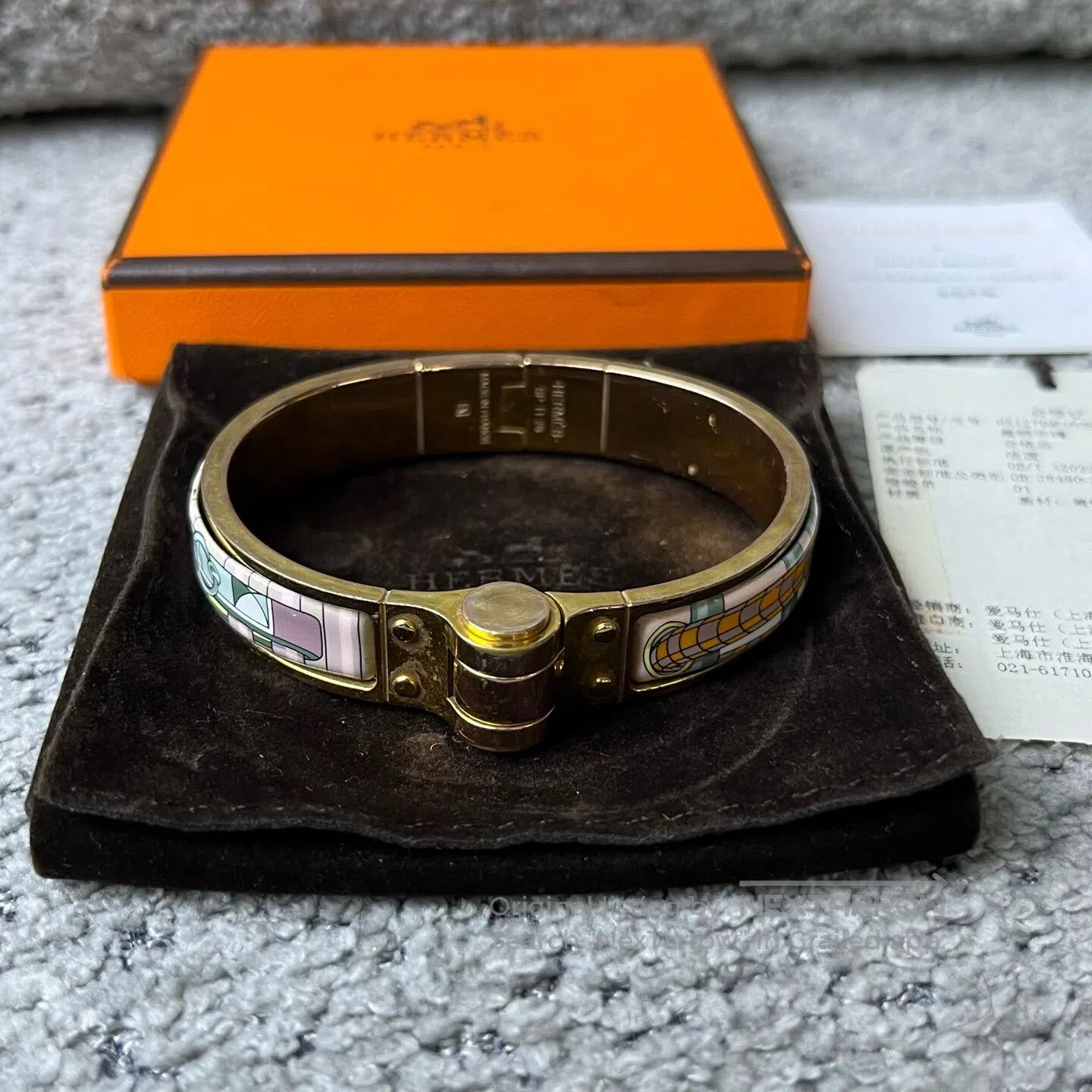 Hermes Hermes Design of an enamel metal bracelet plated with rose Size ONE SIZE - 2 Thumbnail