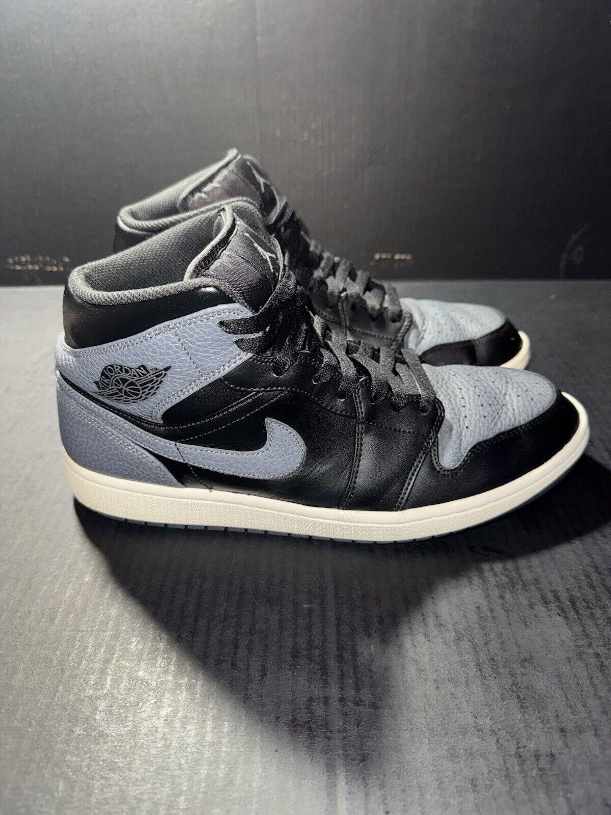 Jordan Brand Nike Air Jordan 1 Retro Mid Black Grey 554724-041 Sz 10.5 Size US 10.5 / EU 43-44 - 1 Thumbnail