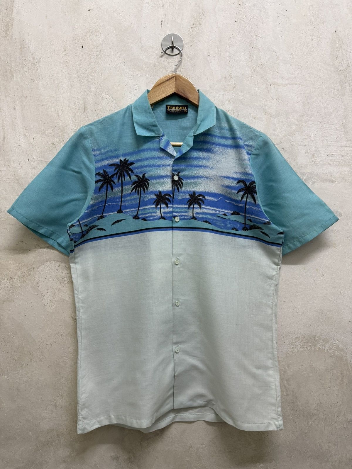 Vintage Vintage Triumph of California Hawaii Button Up Tees Size US S / EU 44-46 / 1 - 1 Thumbnail