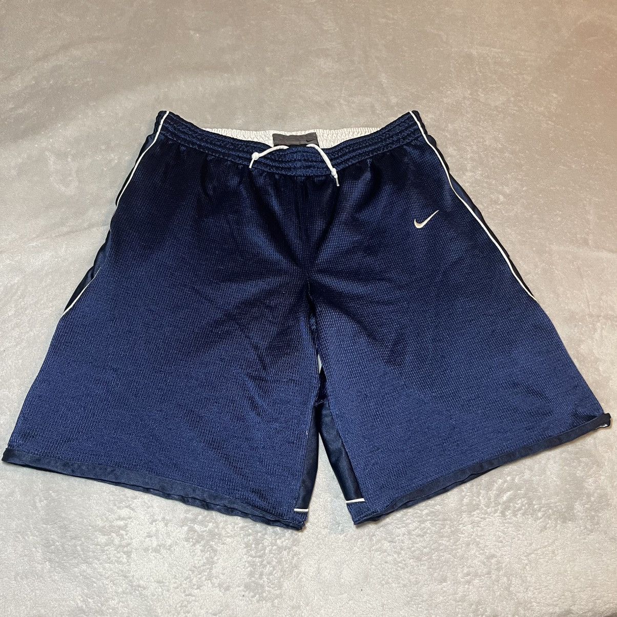 Nike Vintage Nike Mens XL Reversible Basketball Shorts Blue Y2K Size US 36 / EU 52 - 1 Thumbnail