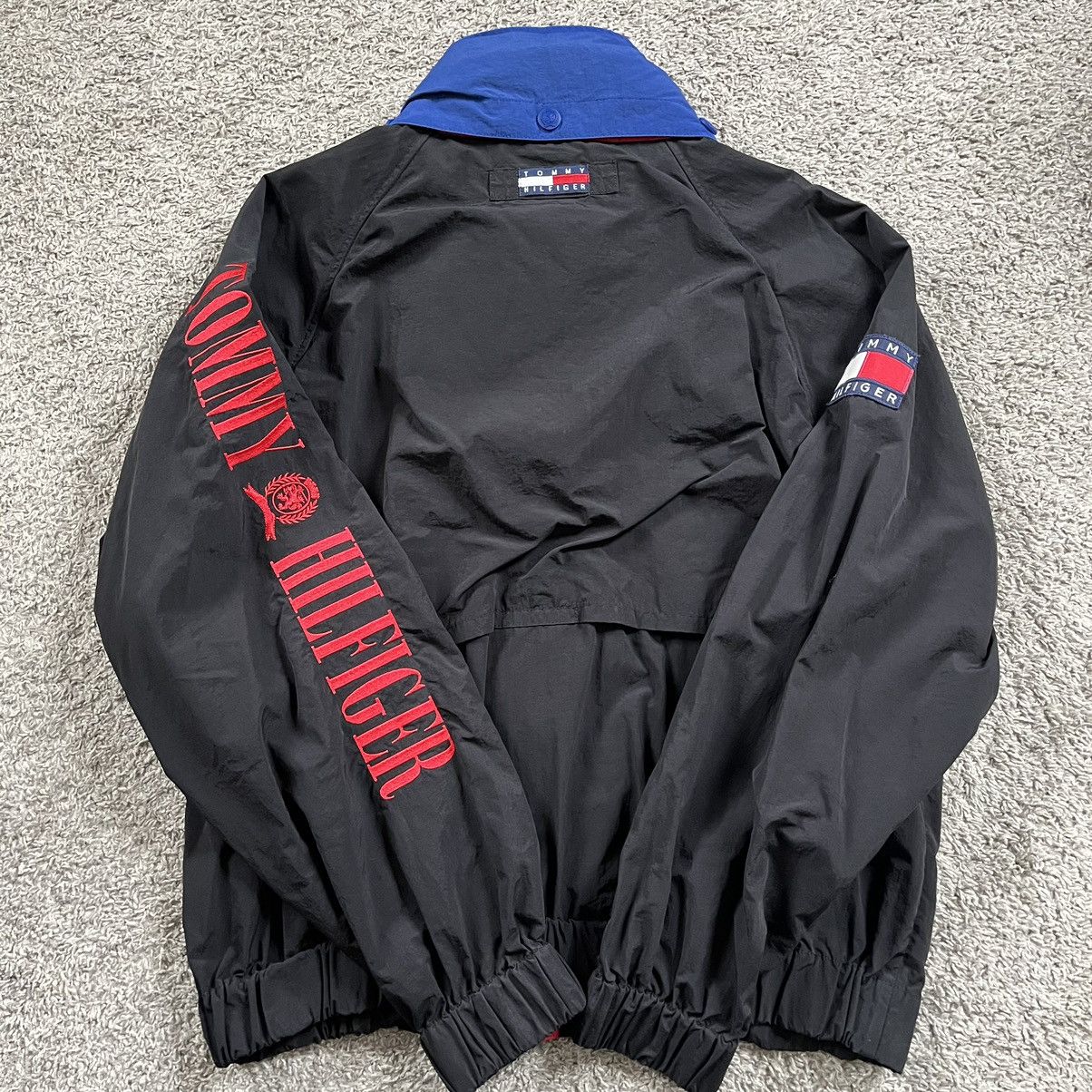 Tommy Hilfiger × Tommy Jeans 🔴Tommy Hilfiger Jacket Size XL Black Spellout Rare Vintage Size US XL / EU 56 / 4 - 4 Thumbnail