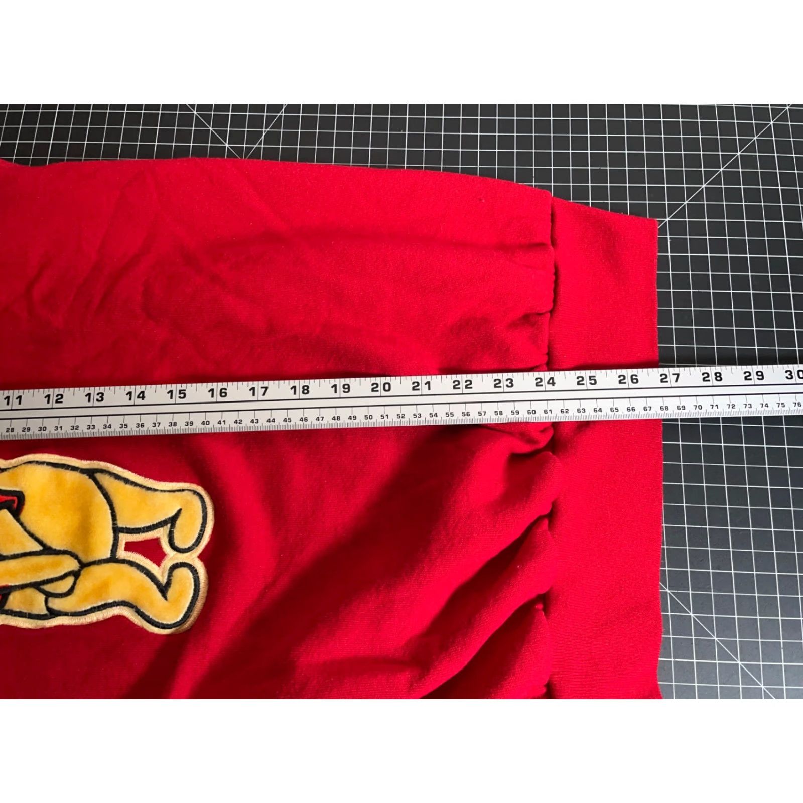 Jerzees VINTAGE Winnie The Pooh Sweatshirt Jerzees XL Red Embroidered Cotton Polyester Fleece Crew Neck Pullover Disney 90s Cartoon Womens Size XL / US 12-14 / IT 48-50 - 6 Thumbnail