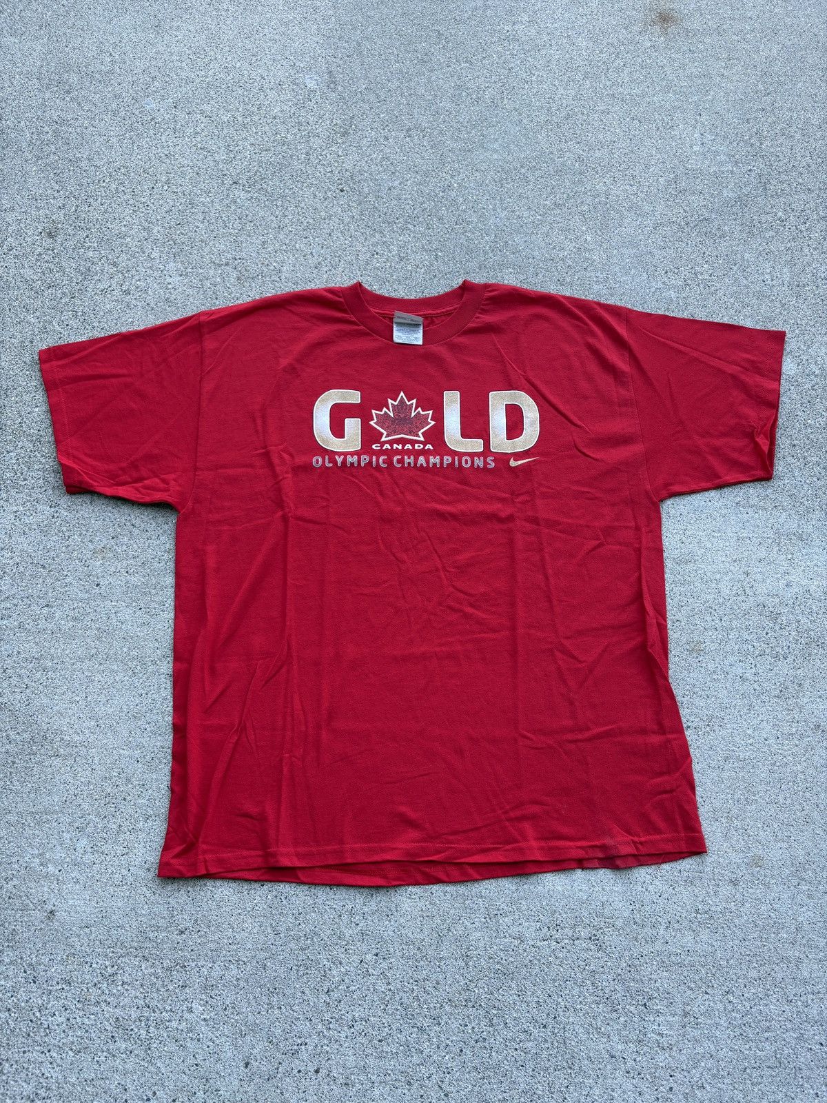 Nike Vintage 2010 Nike Team Canada Gold Olympic Champs Tee Sz XXL Size US XXL / EU 58 / 5 - 1 Thumbnail