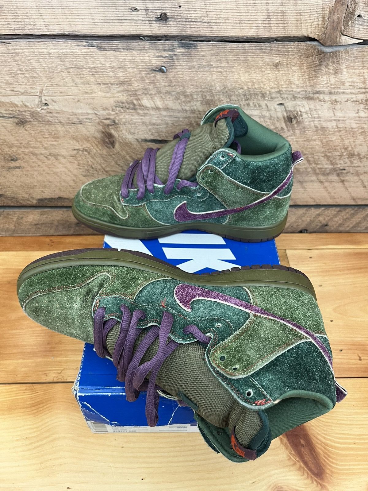 Nike Nike SB Dunk High Premium Skunk 4/20 Size 313171-300 Size US 9.5 / EU 42-43 - 6 Thumbnail
