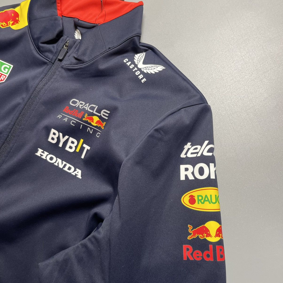 Castore × Red Bull NWT RED BULL RACING 2024 TEAM SOFT SHELL JACKET Size US M / EU 48-50 / 2 - 6 Thumbnail