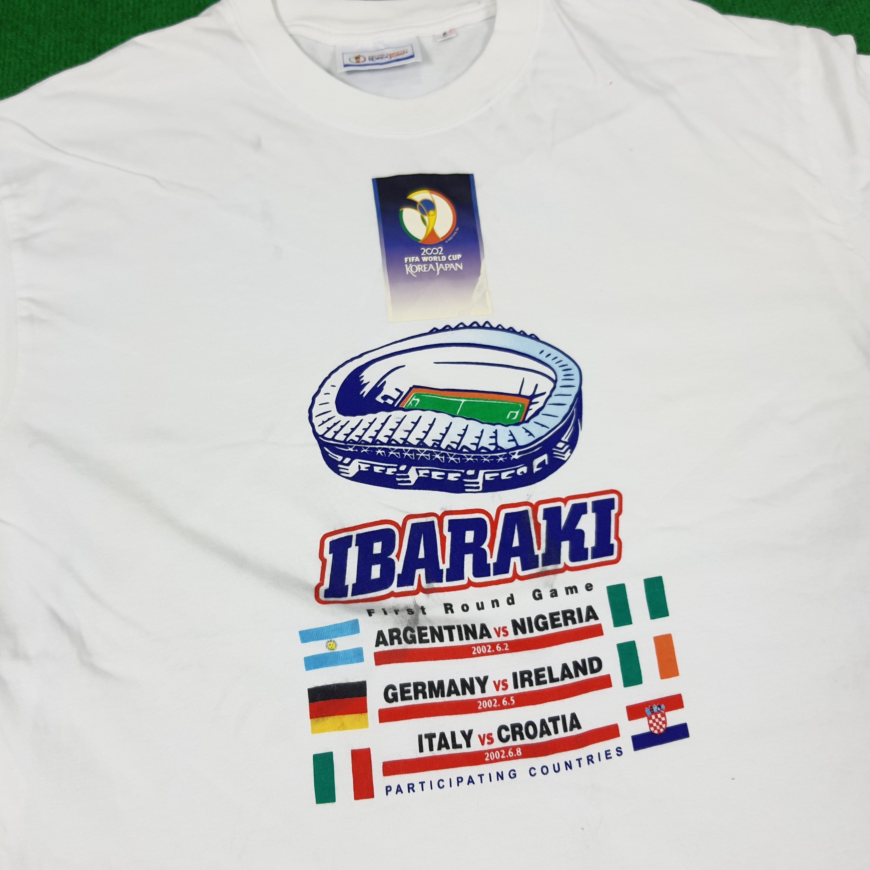 Vintage Vintage 2002 FIFA World Cup Korea Japan Football Tshirt Size US L / EU 52-54 / 3 - 2 Thumbnail
