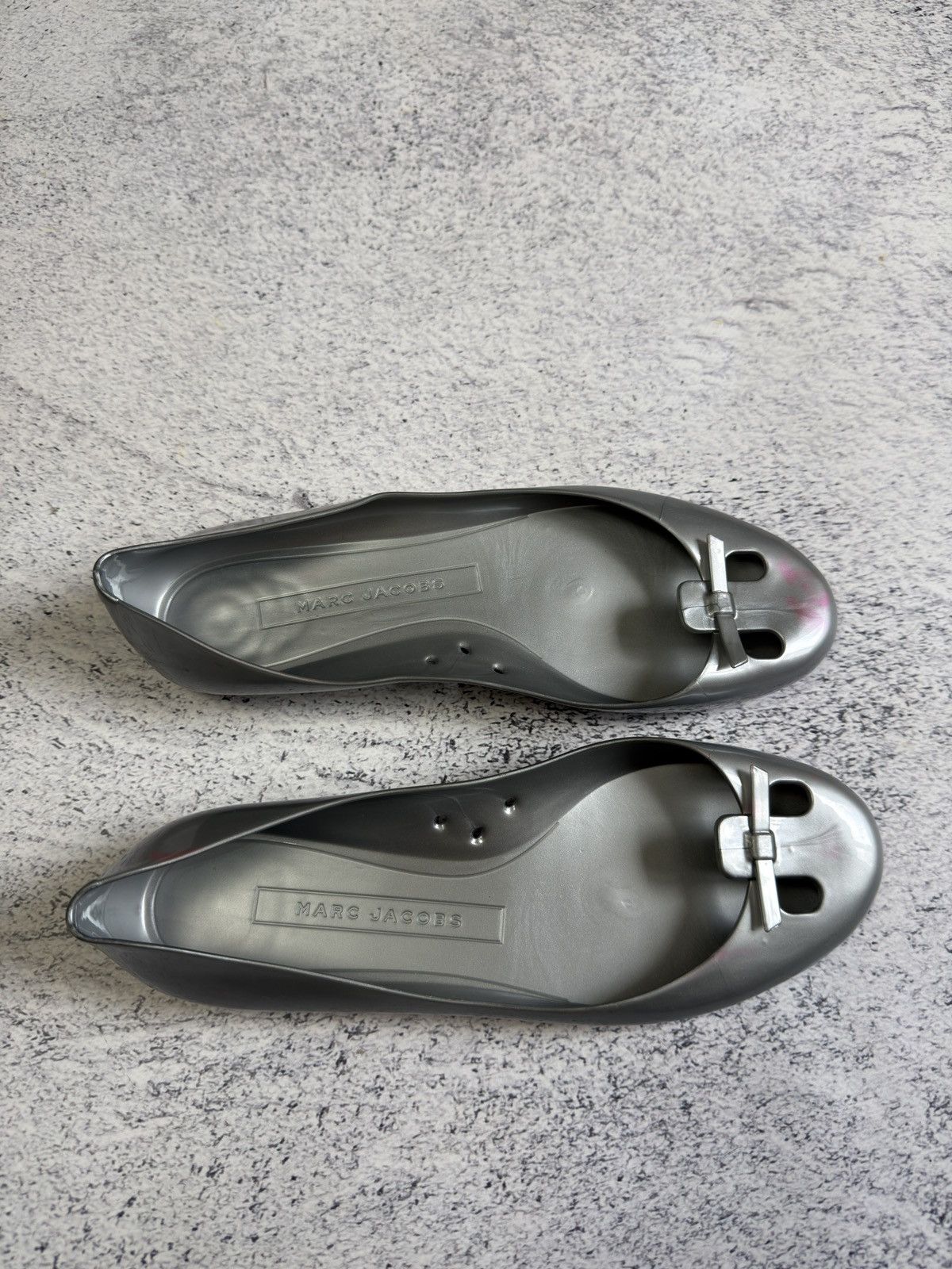 Marc Jacobs Marc Jacobs Silver Jelly Flats Ballet Shoes Italy Size 40 Size US 9 / IT 39 - 4 Thumbnail