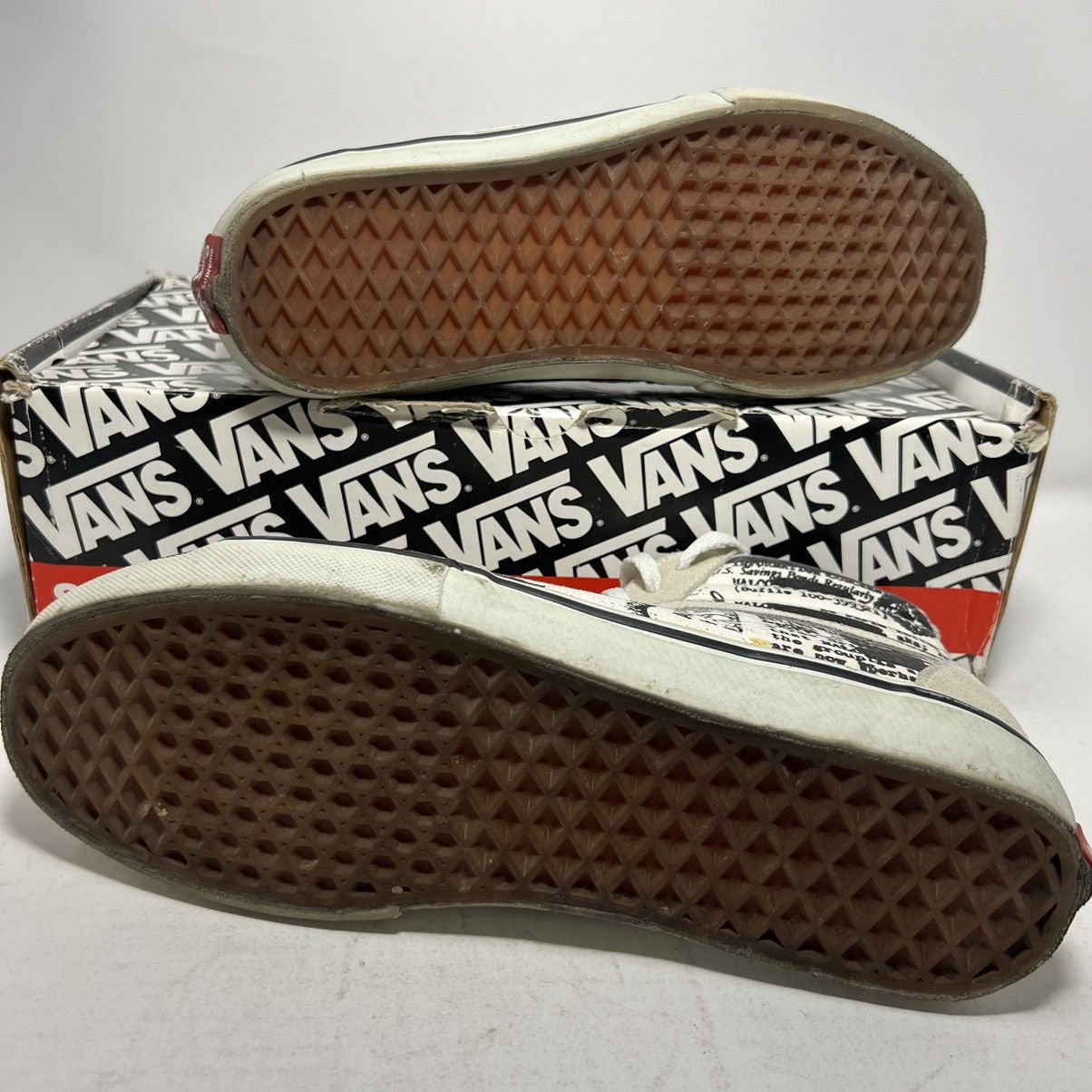 Supreme × Vans × Vintage Supreme x Vans SK8 Hi FBI Classified White 2004 RARE w/ Box Size US 9.5 / EU 42-43 - 3 Thumbnail