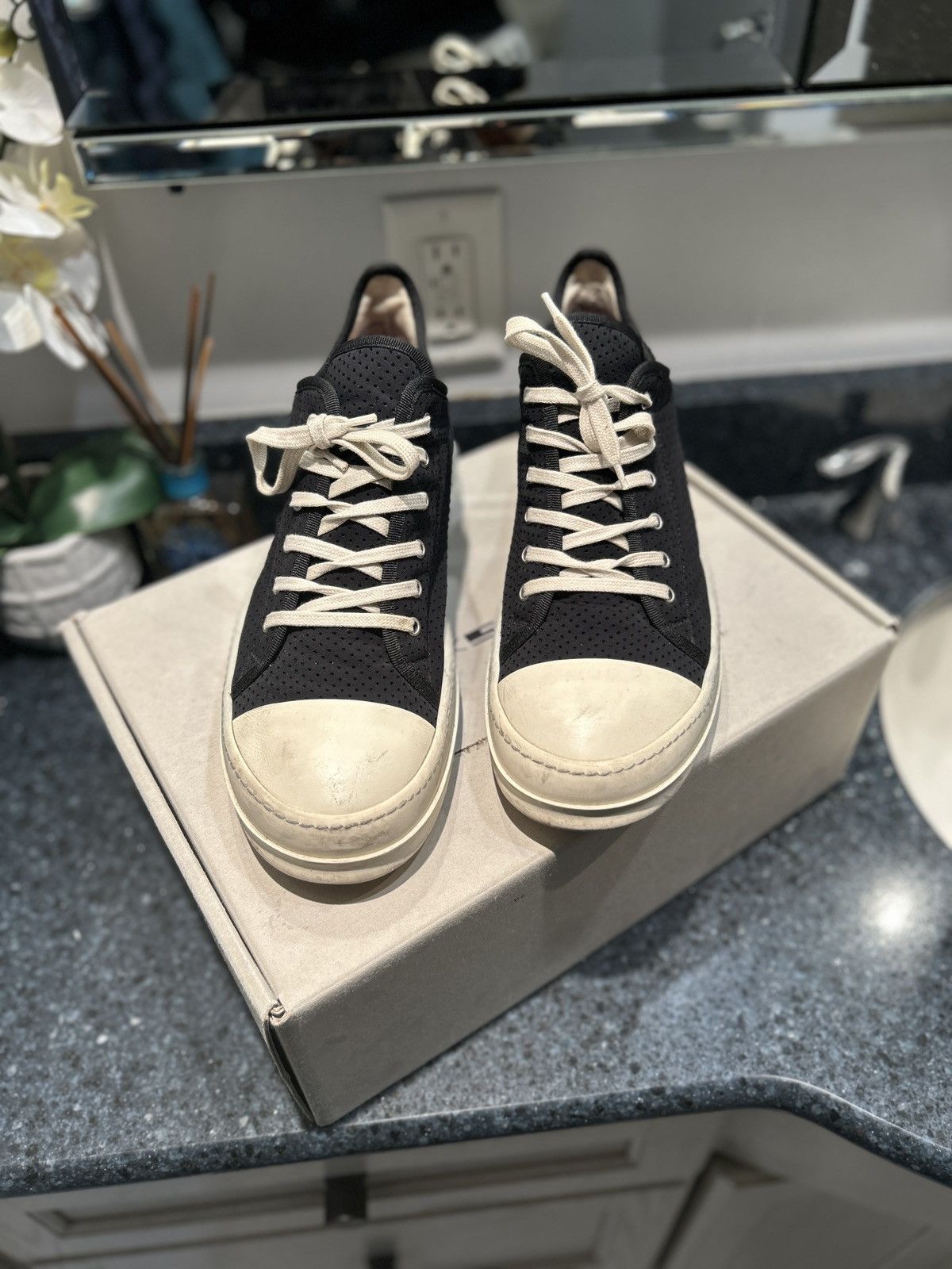 Rick Owens Rick Owen Perforated Ramones ‘Black/Milk’ Size 44 (11US) Size US 11 / EU 44 - 2 Thumbnail