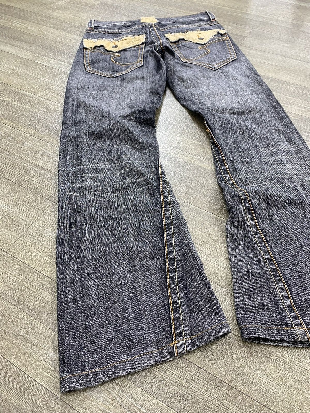If Six Was Nine × Le Grande Bleu (L.G.B.) × Tornado Mart 2000s Semantic Design Distressed Punk Lgb Y2k Flared Jeans Size US 29 - 20 Thumbnail