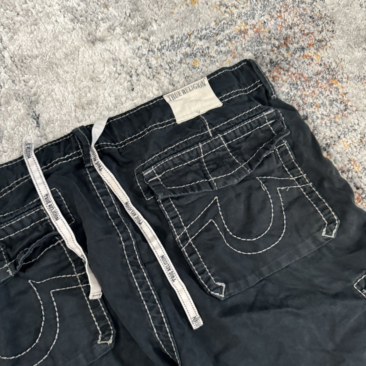 Southpole × True Religion × Vintage Vintage Y2K True Religion baggy faded black cargo shorts Size US 40 / EU 56 - 5 Thumbnail