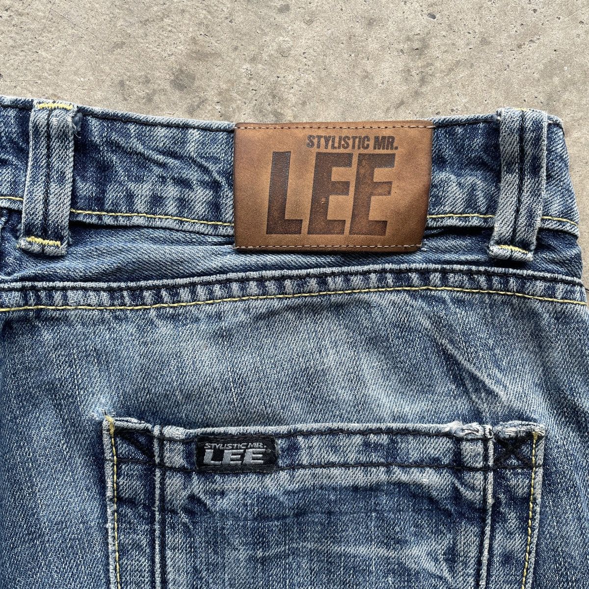 Japanese Brand Vintage Lee Japan Ripped Faded Distressed Jeans Pants W33 Size US 33 - 8 Thumbnail