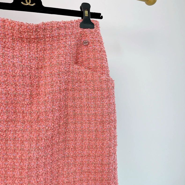 Chanel Chanel Pink skirt Size 26" / US 2 / IT 38 - 4 Thumbnail