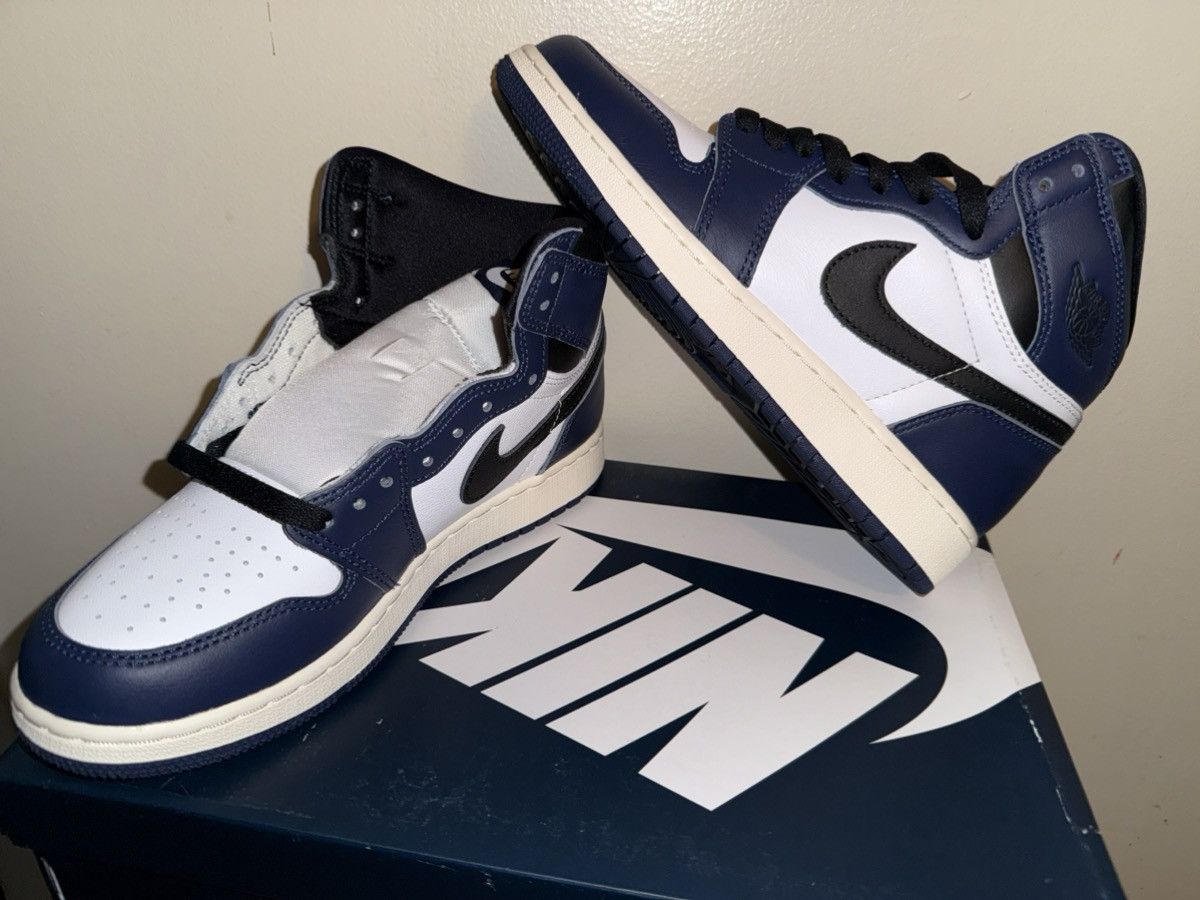 Nike Nike Air Jordan 1 Retro OG hi top NIB 5.5y 7w NEW DS w/ box Size US 5.5 / EU 38 - 3 Thumbnail