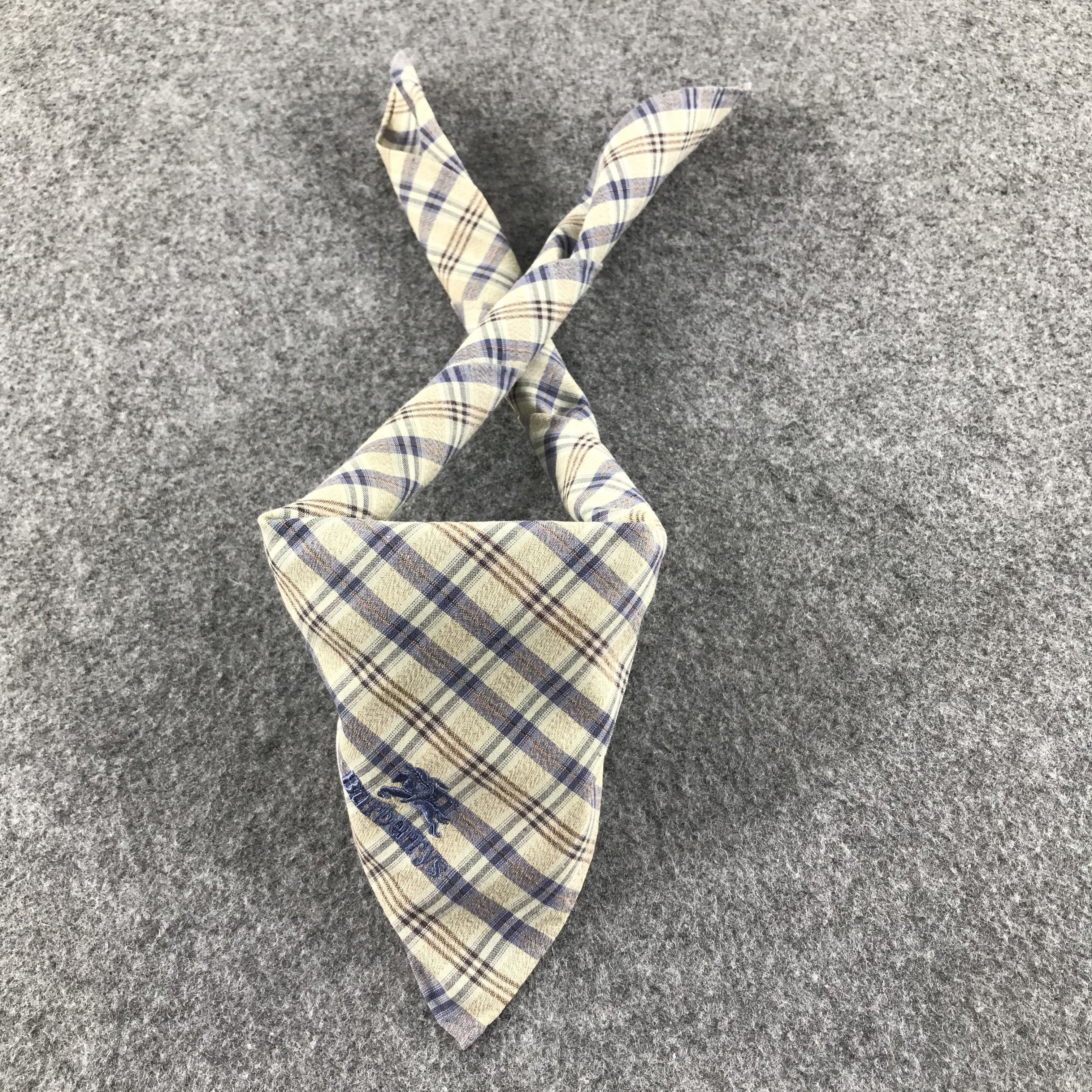 Burberry Burberrys Tartan Handkerchief Neckerchief Bandana H179 Size ONE SIZE - 2 Thumbnail
