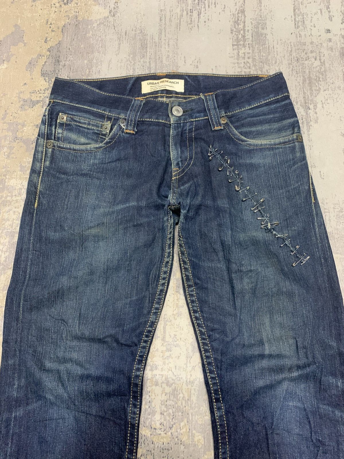 Japanese Brand Urban Research Safety Pin Custom Indigo Blue Denim Jeans Size US 33 - 3 Thumbnail