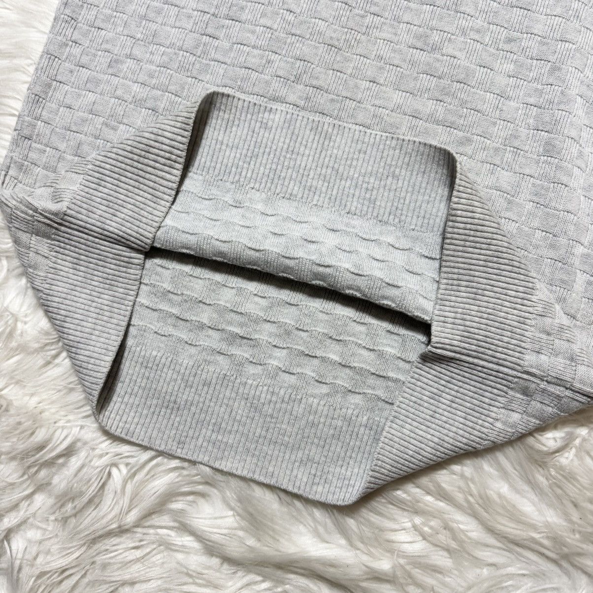 Louis Vuitton Authentic Louis Vuitton Damier Knit Sweater Size US M / EU 48-50 / 2 - 7 Thumbnail