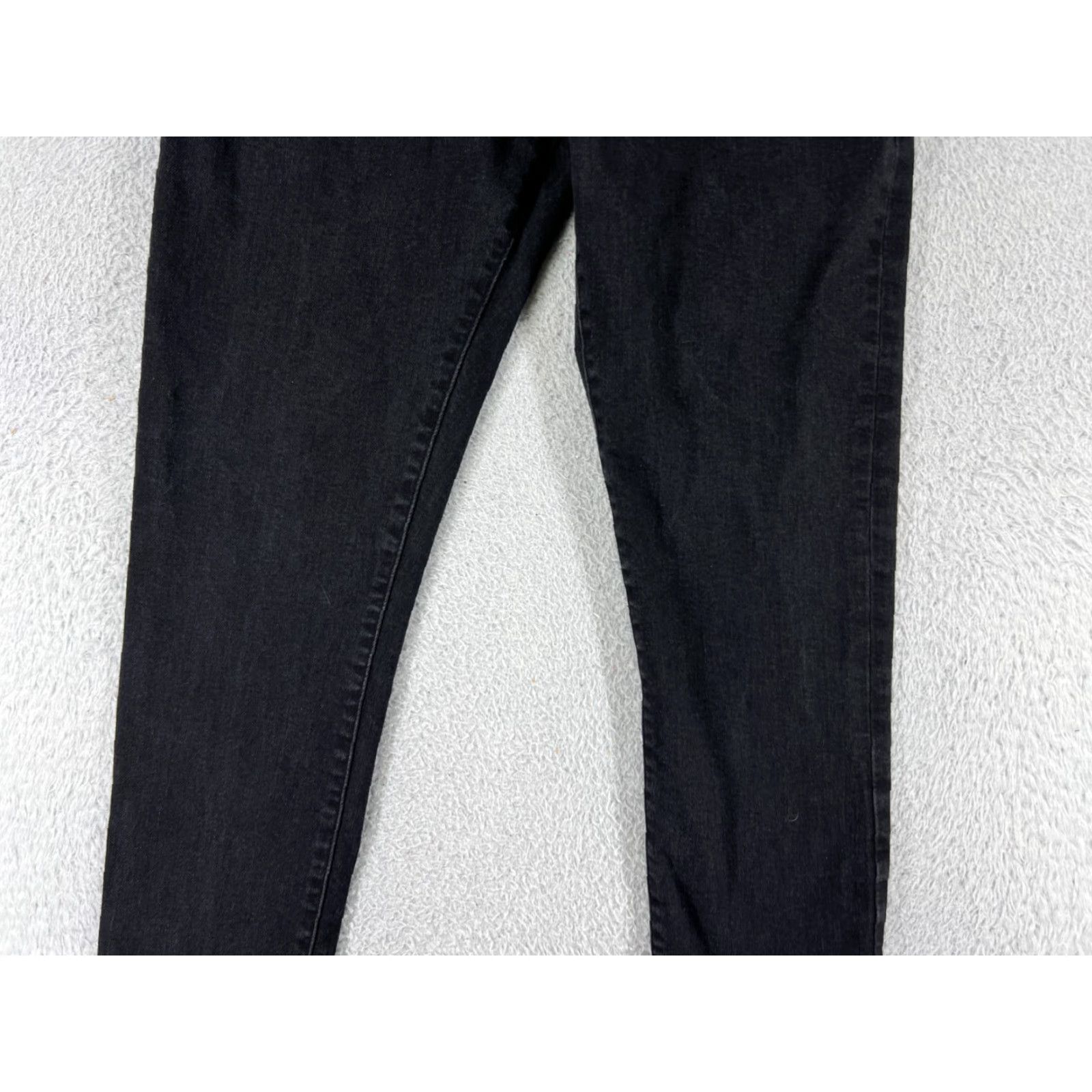 Lucky Brand Lucky Brand Jeans Mens 31 Black Denim Skinny Cotton Blend Stretch Taper Jeans Mens Black Skinny 31 5-Pocket Denim Fit Regular Casual 90s? Size US 31 - 7 Thumbnail