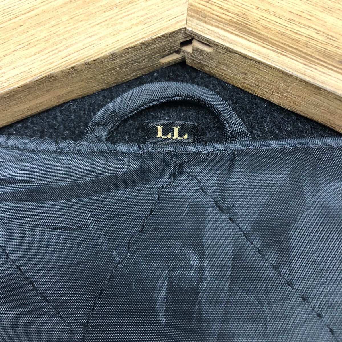 Japanese Brand Rich Black Vintage Wool Bomber Jacket Unbrandd Issey Miyake Size US L / EU 52-54 / 3 - 19 Thumbnail