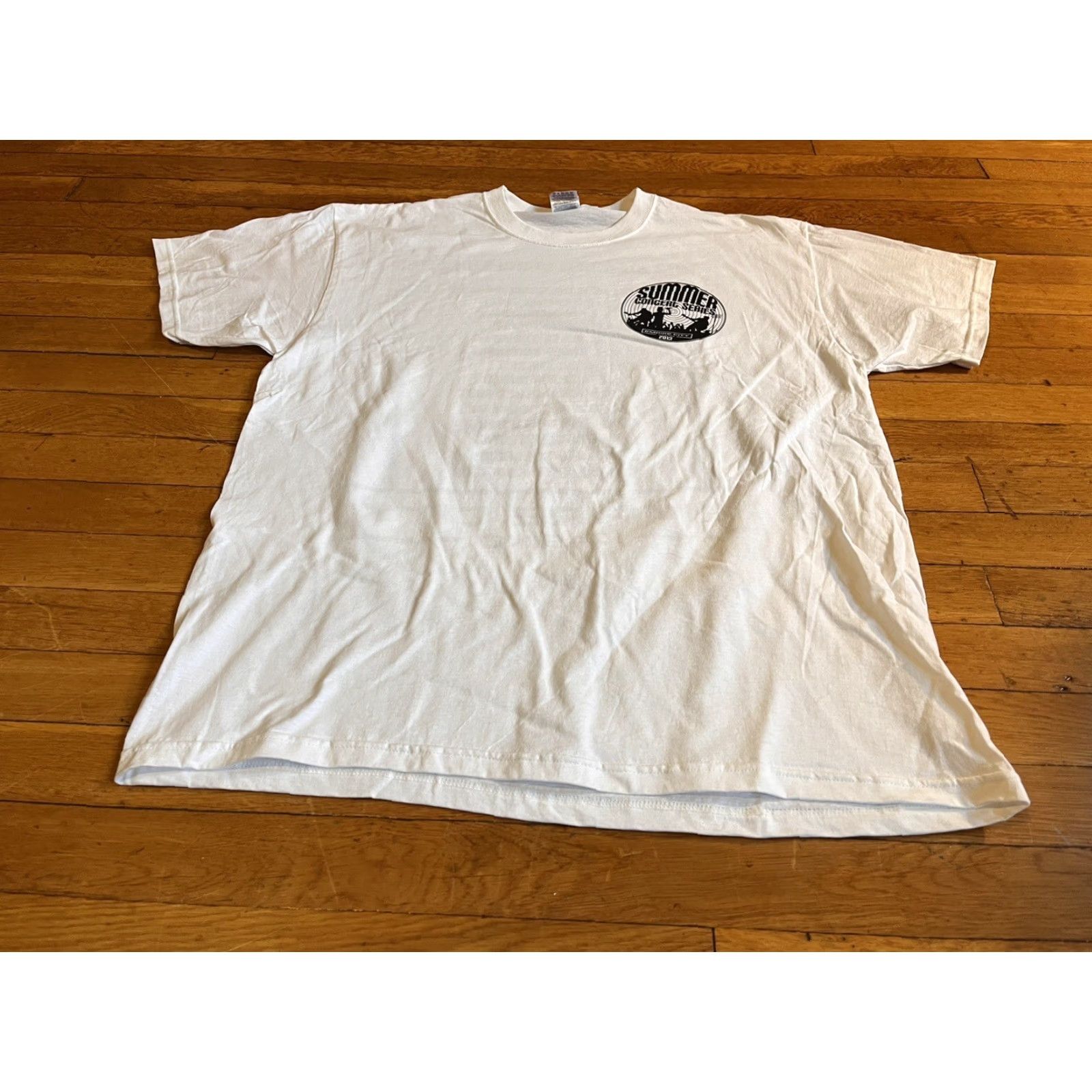 Fruit Of The Loom Empire City Casino Summer Concert Series 2013 Shirt Men's XL White Graphic Print T-Shirt Band Music Rock Retro Size US XL / EU 56 / 4 - 3 Thumbnail