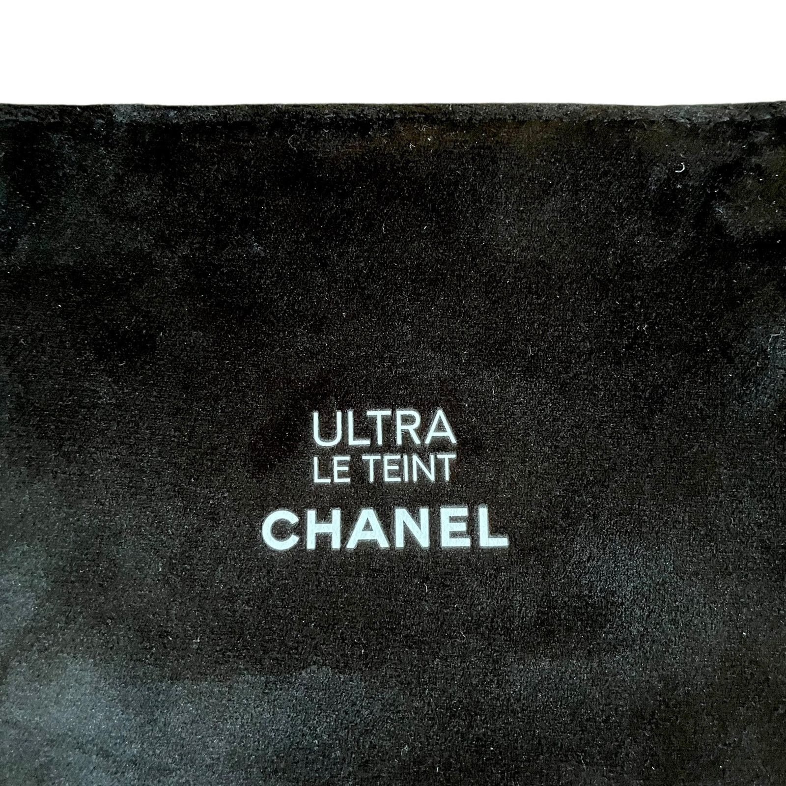 Chanel Chanel Ultra Le Teint Black Cosmetic Bag Zip Pouch Clutch Size ONE SIZE - 6 Thumbnail