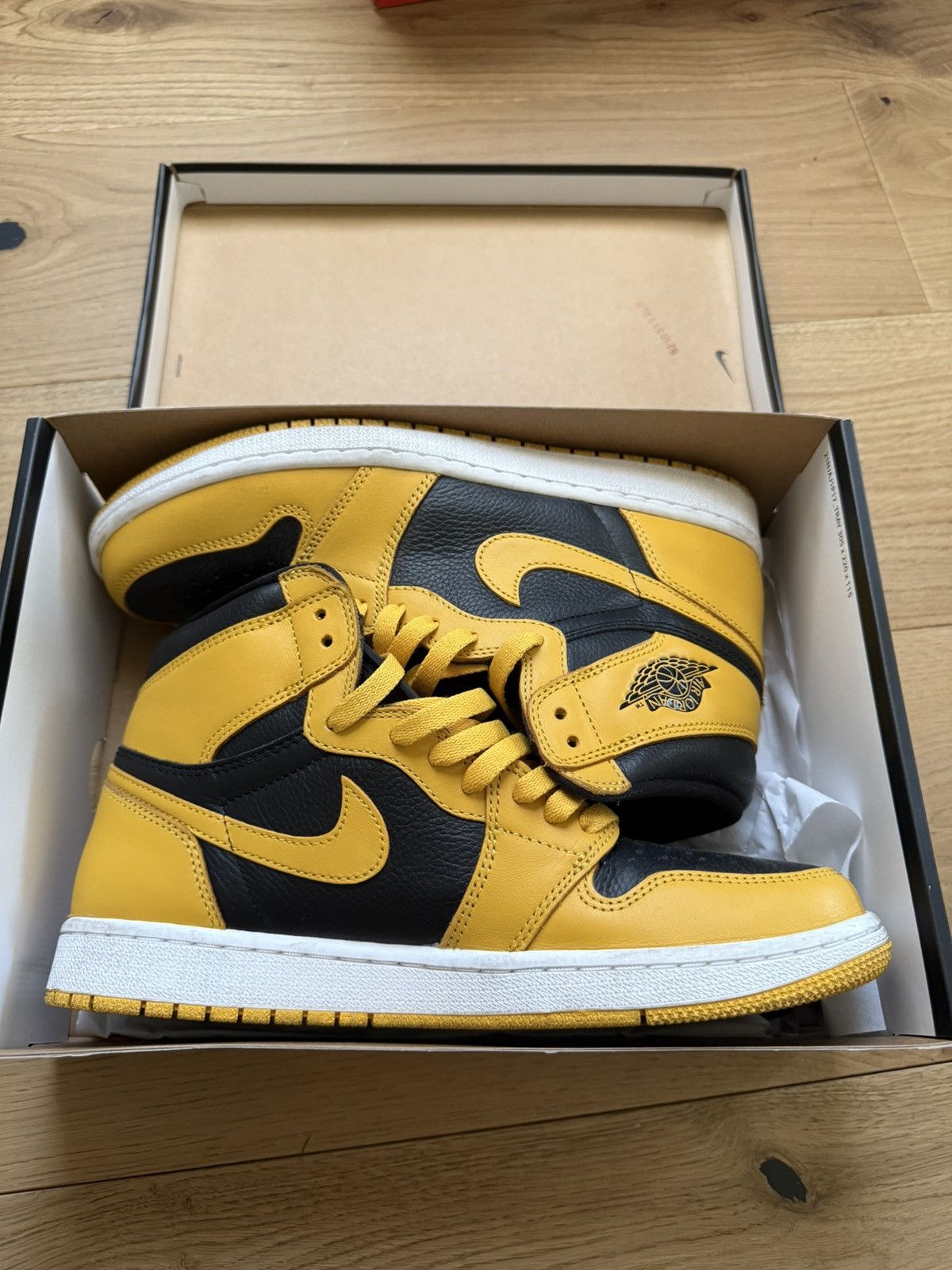 Jordan Brand NIKE AIR JORDAN 1 “POLLEN” HI TOP SNEAKERS Size US 9.5 / EU 42-43 - 11 Thumbnail