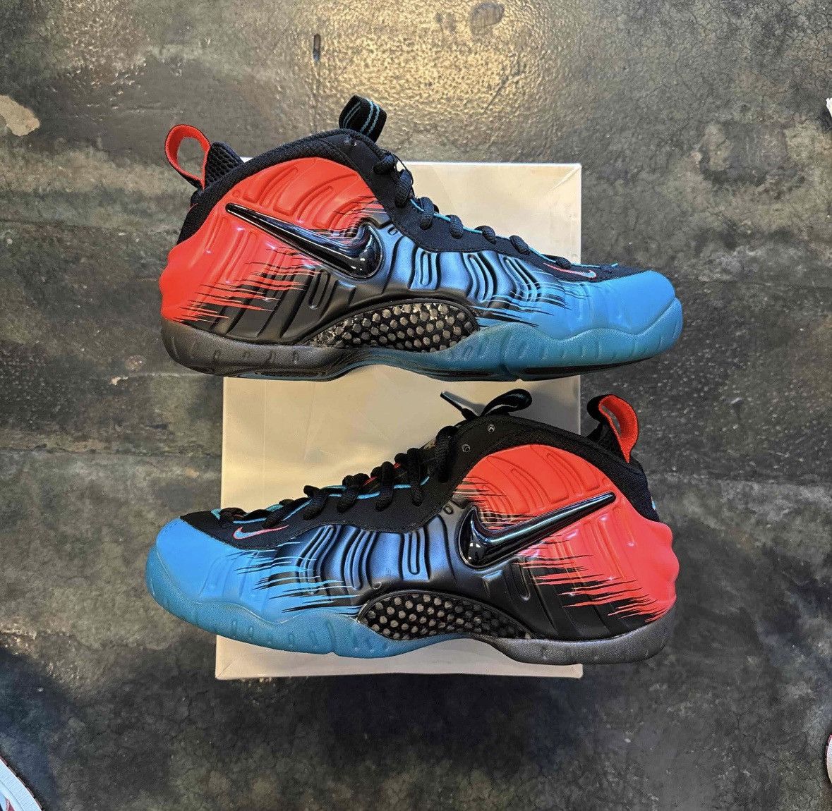 Nike Foamposite Pro Spiderman Size US 10.5 / EU 43-44 - 1 Thumbnail