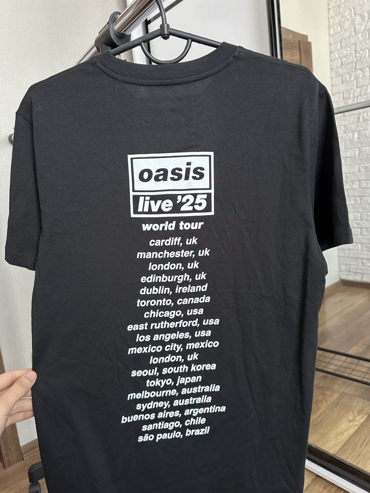 Band Tees Oasis Live 25 Tour Band T-Shirt Tee Vintage Size US S / EU 44-46 / 1 - 8 Thumbnail