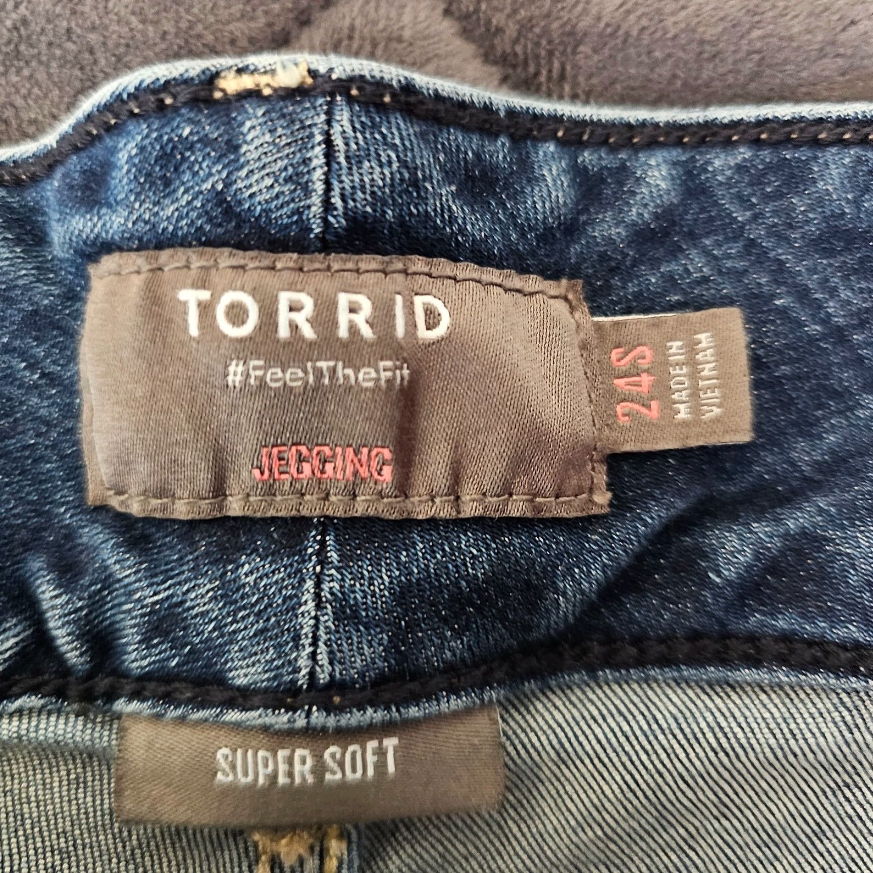 Torrid Torrid Jeans Womens Plus Size 24S Blue Jeans Skinny High Rise 5-Pocket Denim Cotton Blend Spandex Viscose Medium Wash Casual City 90s Womens Size 42" / US 20 - 3 Thumbnail
