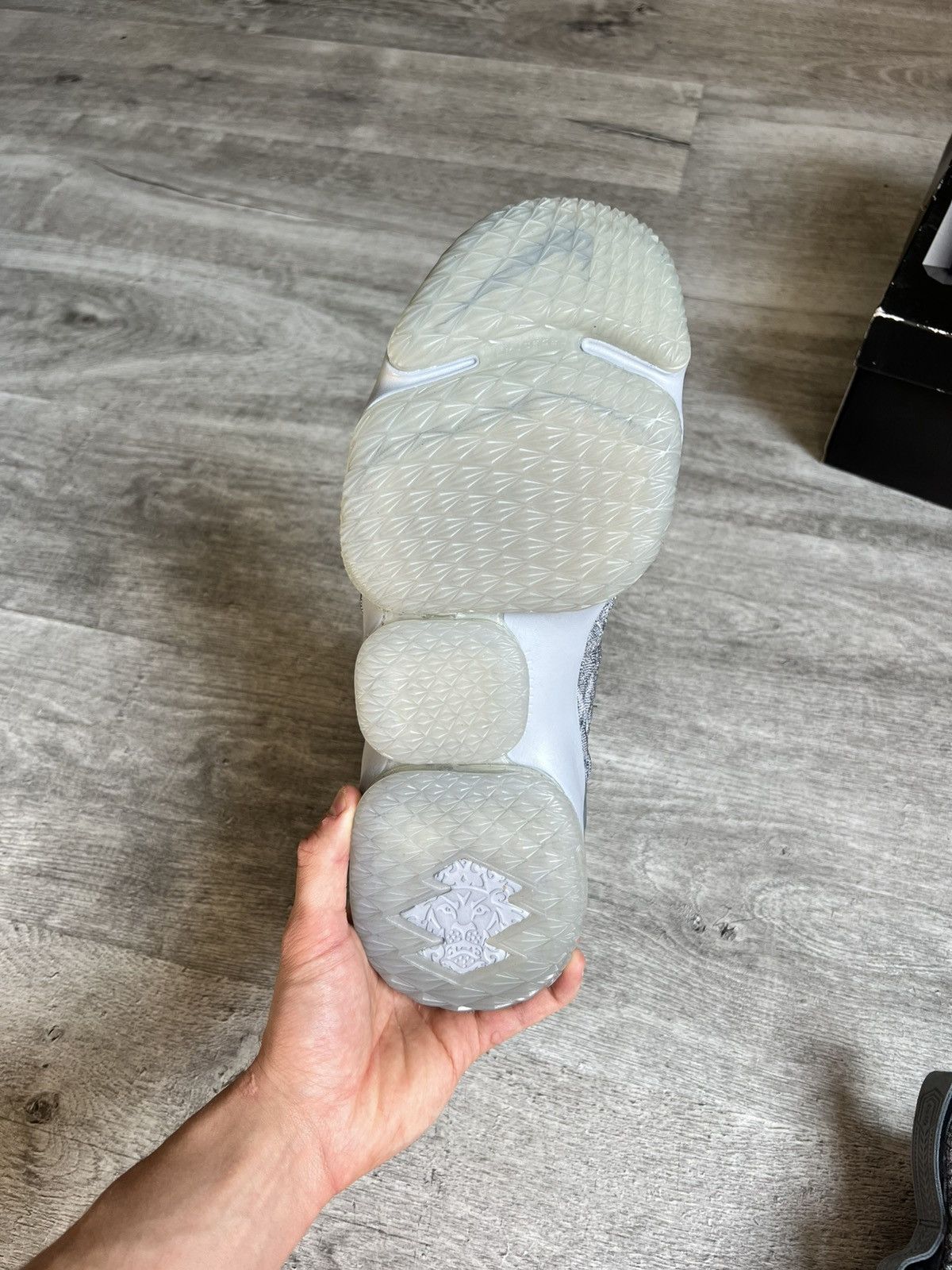 Nike Shoe’s Nike Lebron 15 City Series Size US 12 / EU 45 - 11 Thumbnail