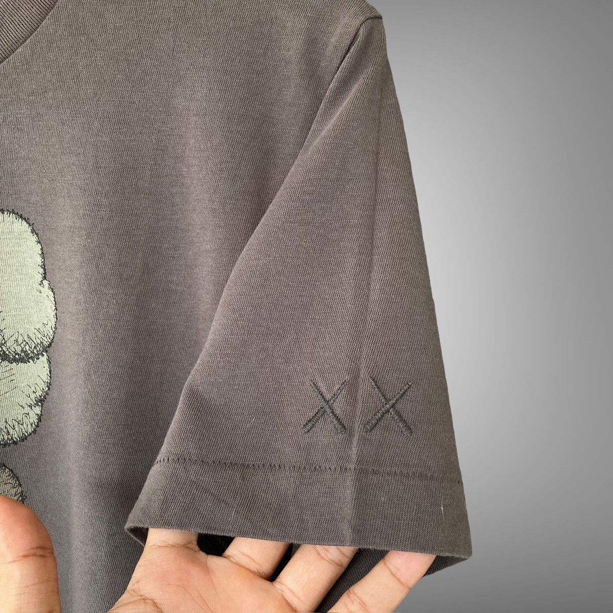 Kaws × Uniqlo 📢SENDOFFER📢 Kaws x Uniqlo 2016 Passing Through Tee Size US M / EU 48-50 / 2 - 4 Thumbnail