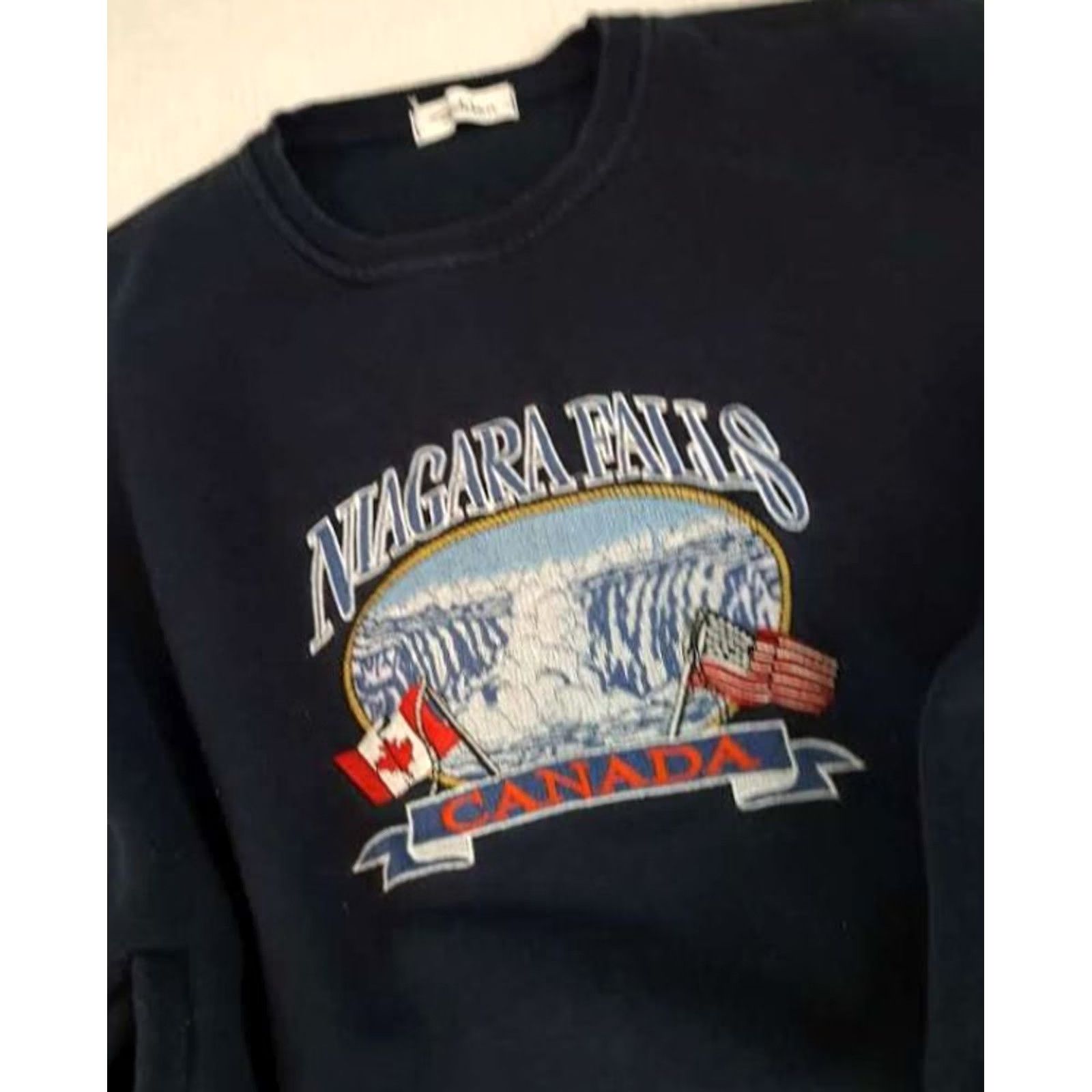 Vintage VINTAGE Niagara Falls Canada Embroidered Woman Sweatshirt with Pockets Blue S Regular Woman Pullover Parks Canada 100% Cotton Long 22in Size S / US 4 / IT 40 - 3 Thumbnail