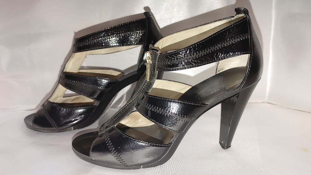 Michael Kors Michael Kors Berkley T-Strap Size 7M Size US 7 / IT 37 - 3 Thumbnail