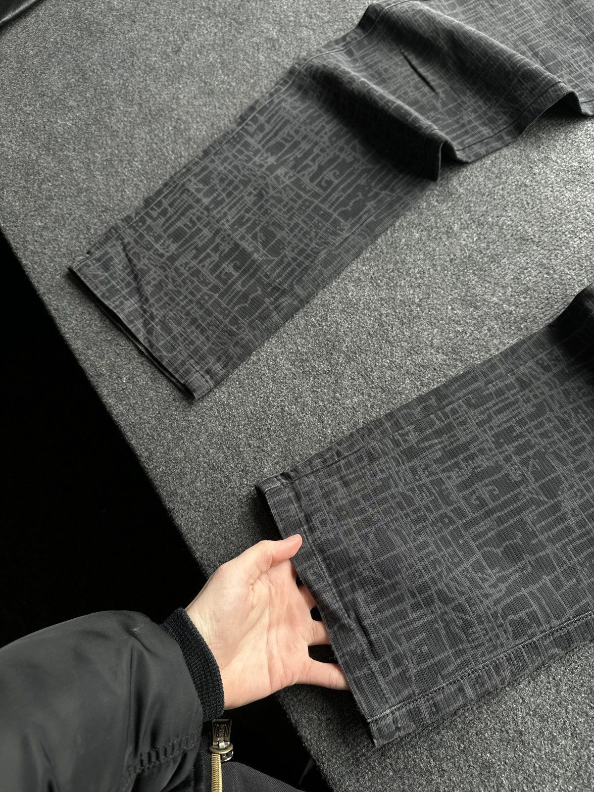Armani VNTG🚨 ARMANI GRAY MONOGRAM PANTS LUXURY Y2K INDIGO CASUAL Size US 32 / EU 48 - 2 Thumbnail
