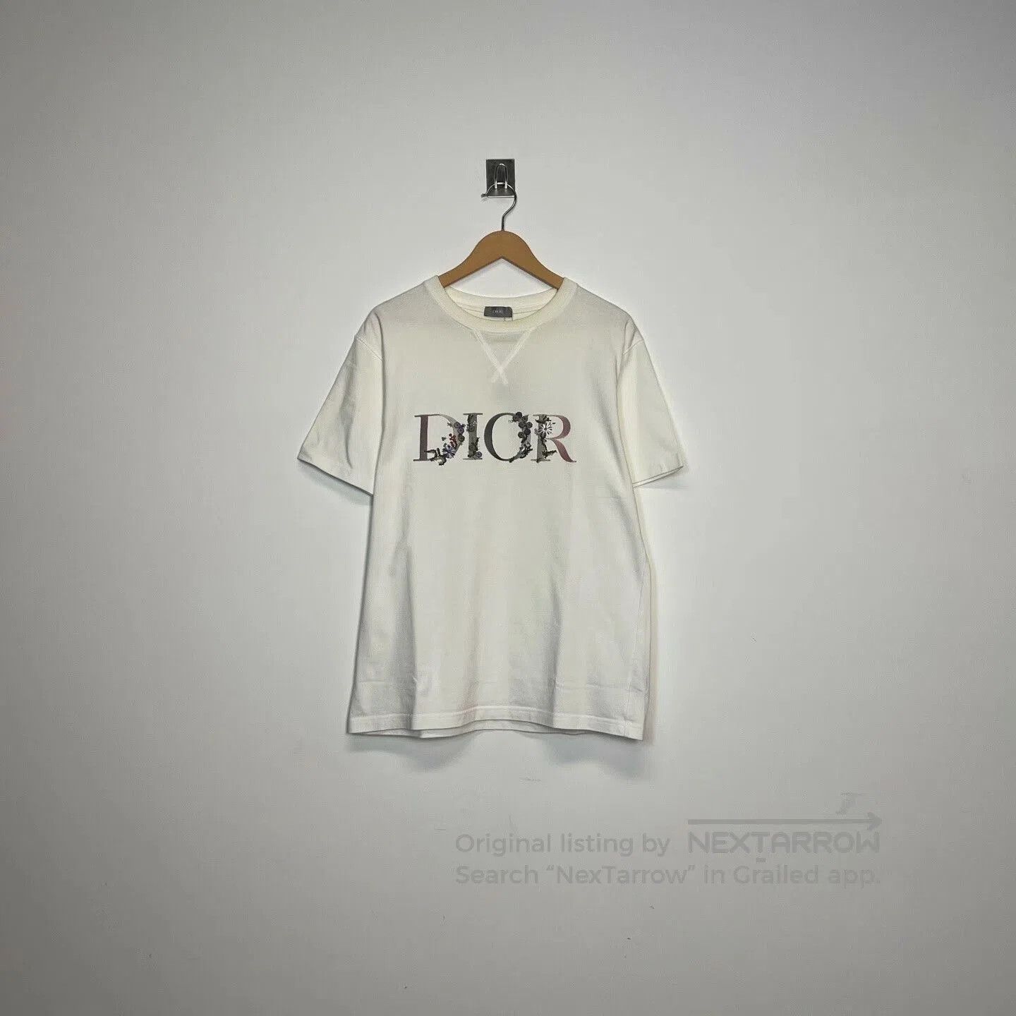 dior floral logo embroidered short sleeve tee.